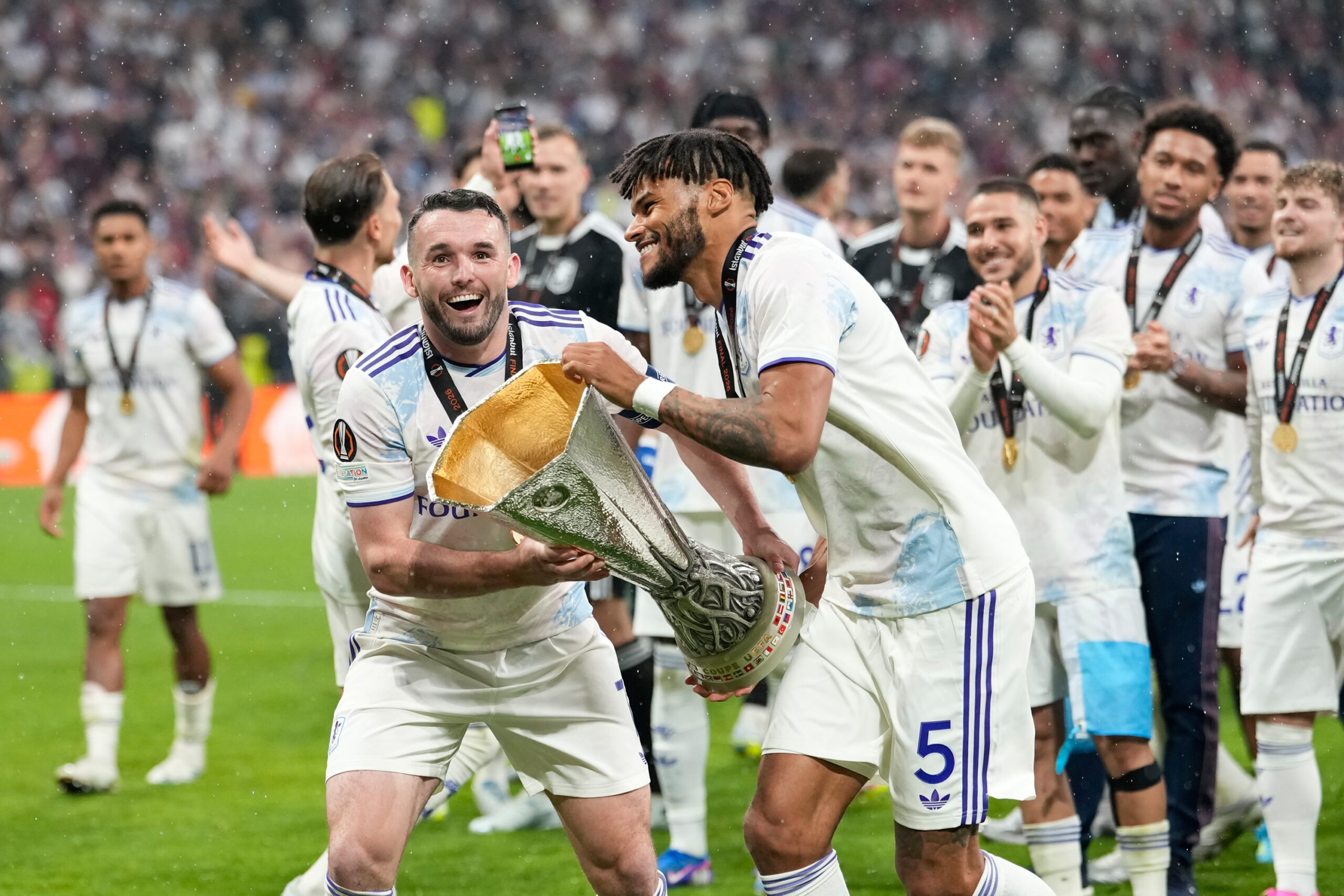 Ligue Europa-OL : pourquoi la victoire d'Aston Villa en Europa League fait les affaires de l'Olympique lyonnais