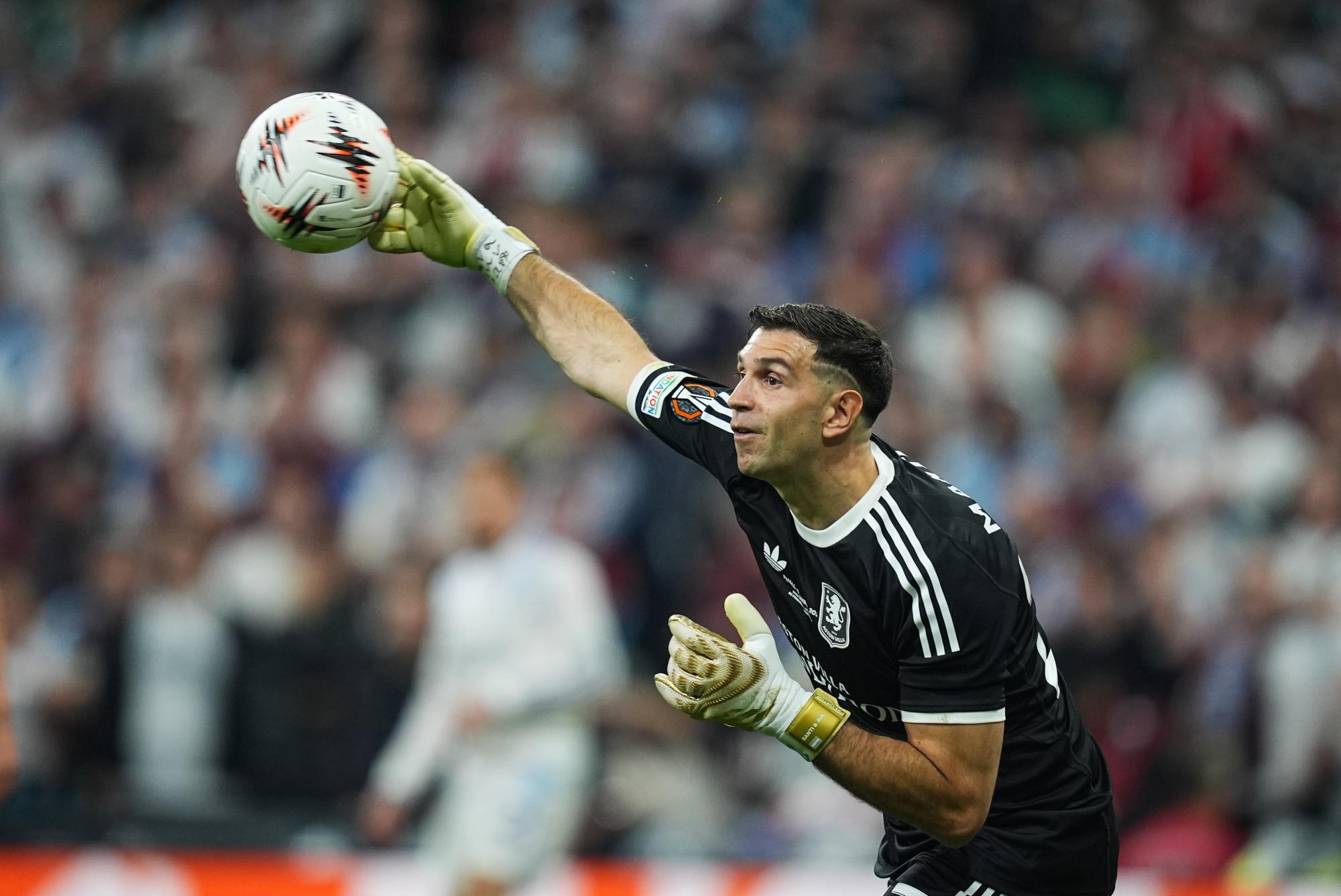 Ligue Europa : Emiliano Martinez a joué la finale Aston Villa-Fribourg avec un doigt cassé