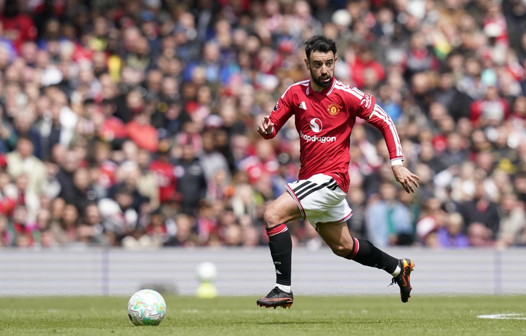 Bruno Fernandes bat le record de passes décisives sur une saison de Premier League