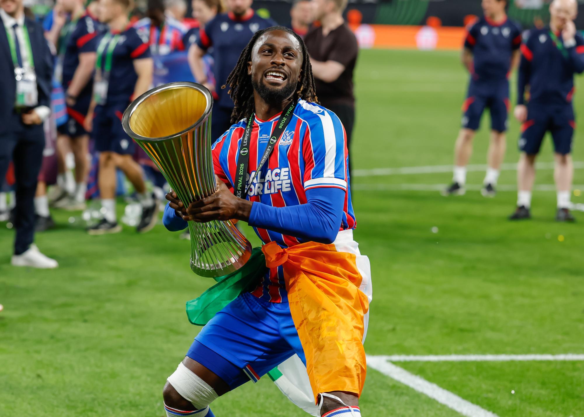 Evann Guessand, prêté à Crystal Palace par Aston Villa, devient le premier joueur à gagner deux Coupes d'Europe en une saison