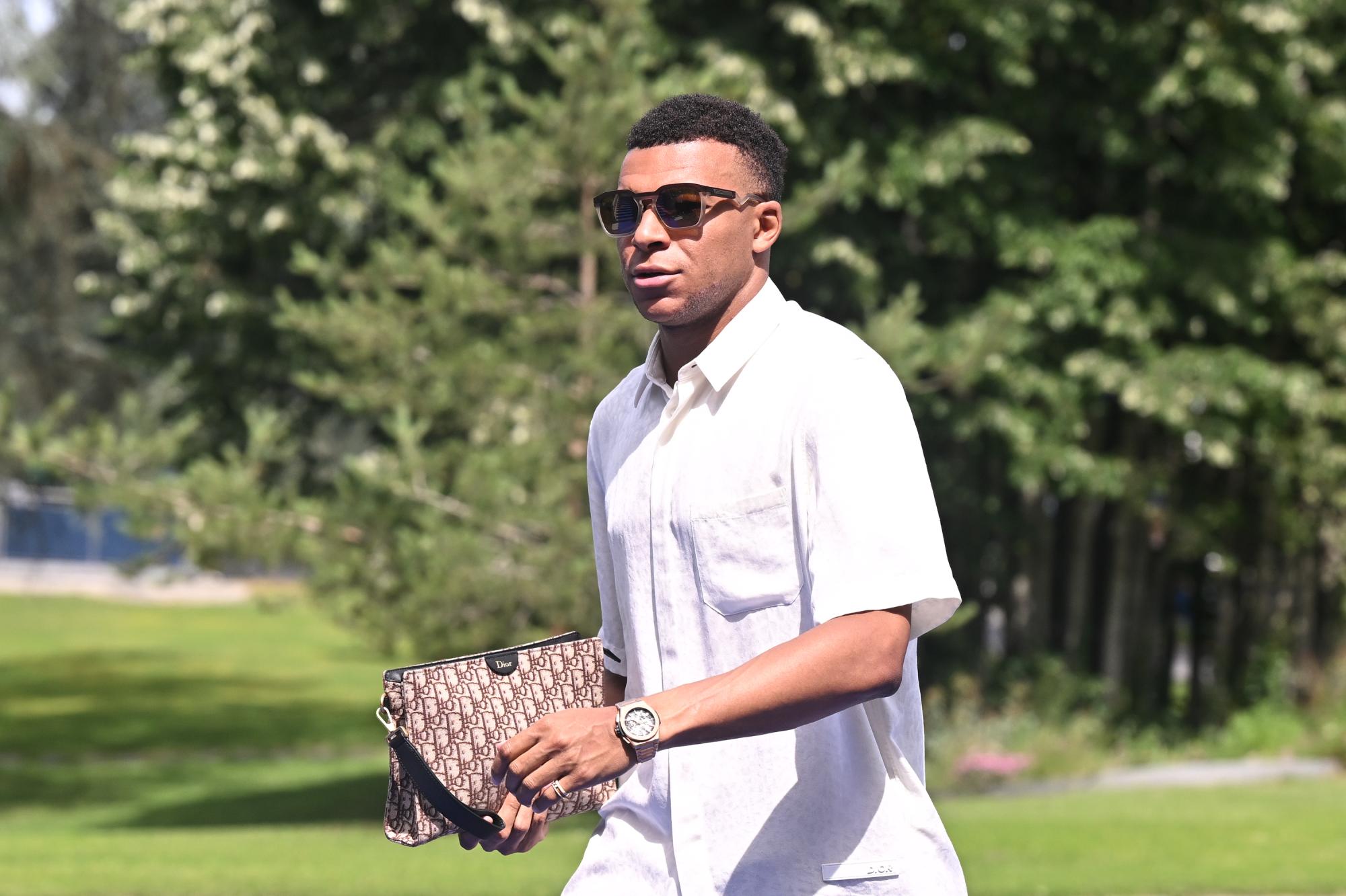 Le boss de Versailles Alexandre Mulliez affiche son soutien à Kylian Mbappé sur LinkedIN après ses déclarations sur l'extrême droite