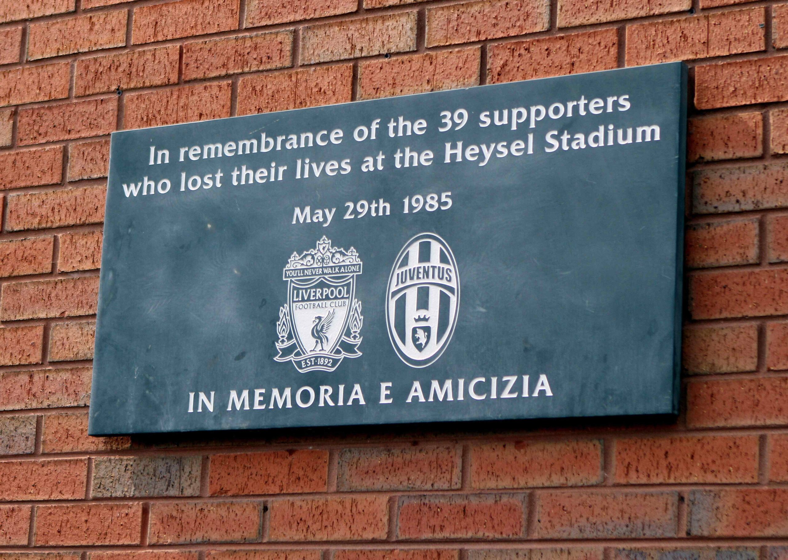 Liverpool dévoile un nouveau mémorial en hommage aux victimes du Heysel