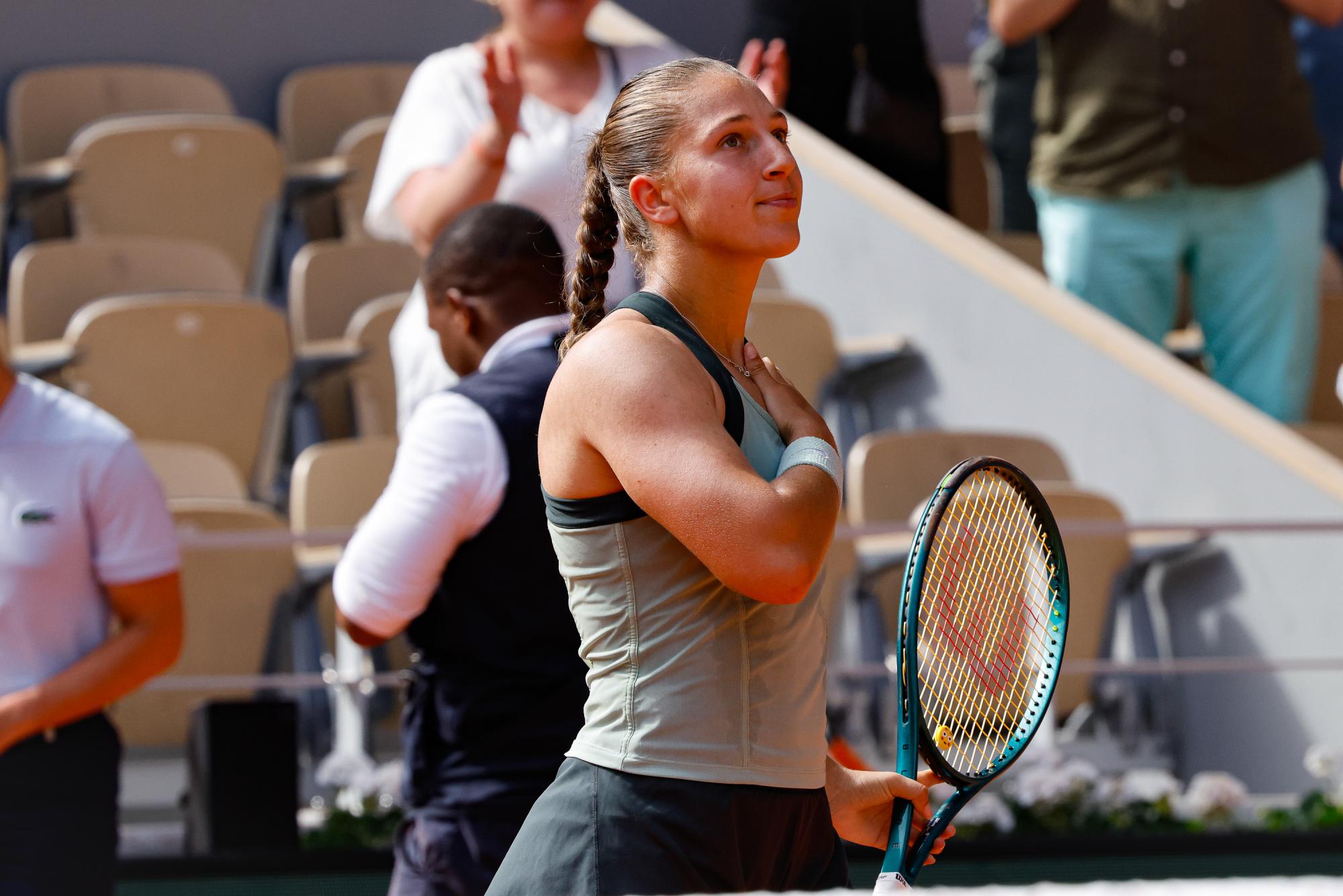 Le simple, le double et (peut-être) la finale de Ligue des champions : la journée marathon de Diane Parry, supportrice du PSG, à Roland-Garros