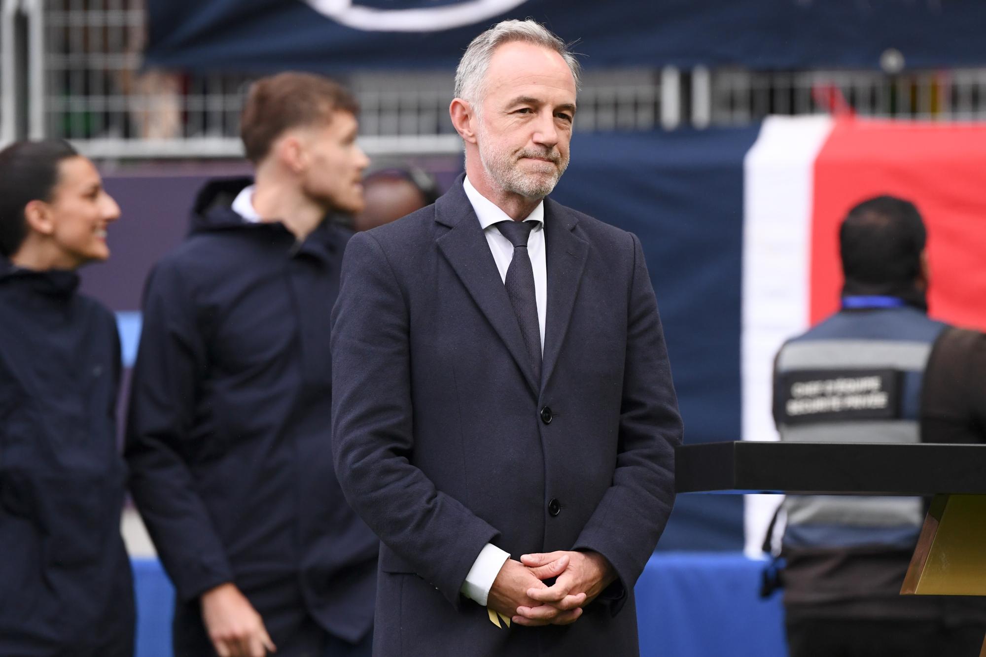 Le maire de Paris Emmanuel Grégoire Passes d'armes politiques après la finale de Ligue des champions