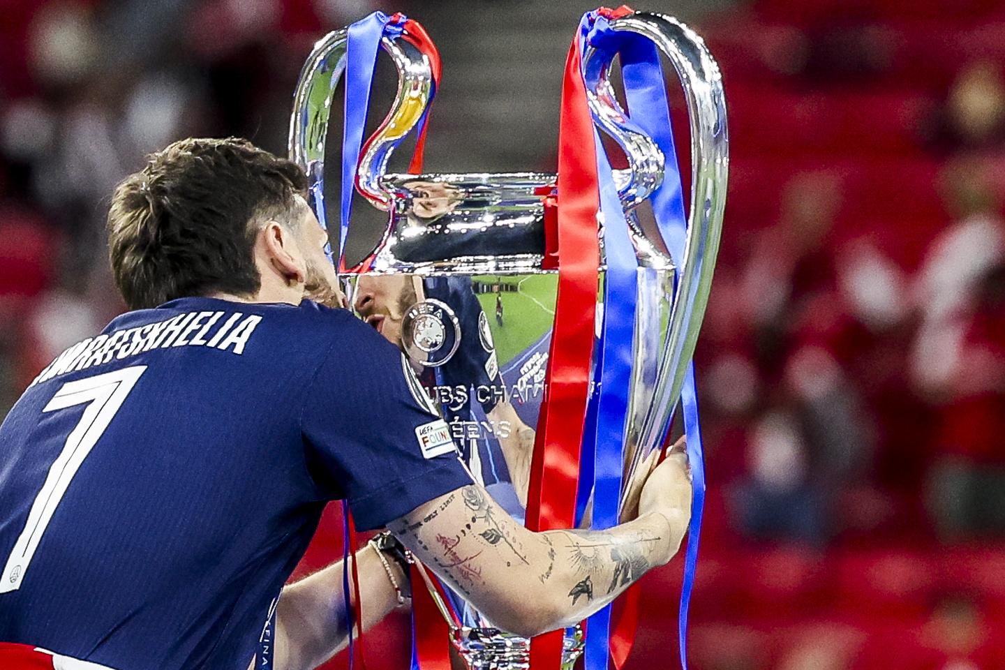 Ligue des champions : Kvicha Kvarastkhelia est élu meilleur joueur de la compétition