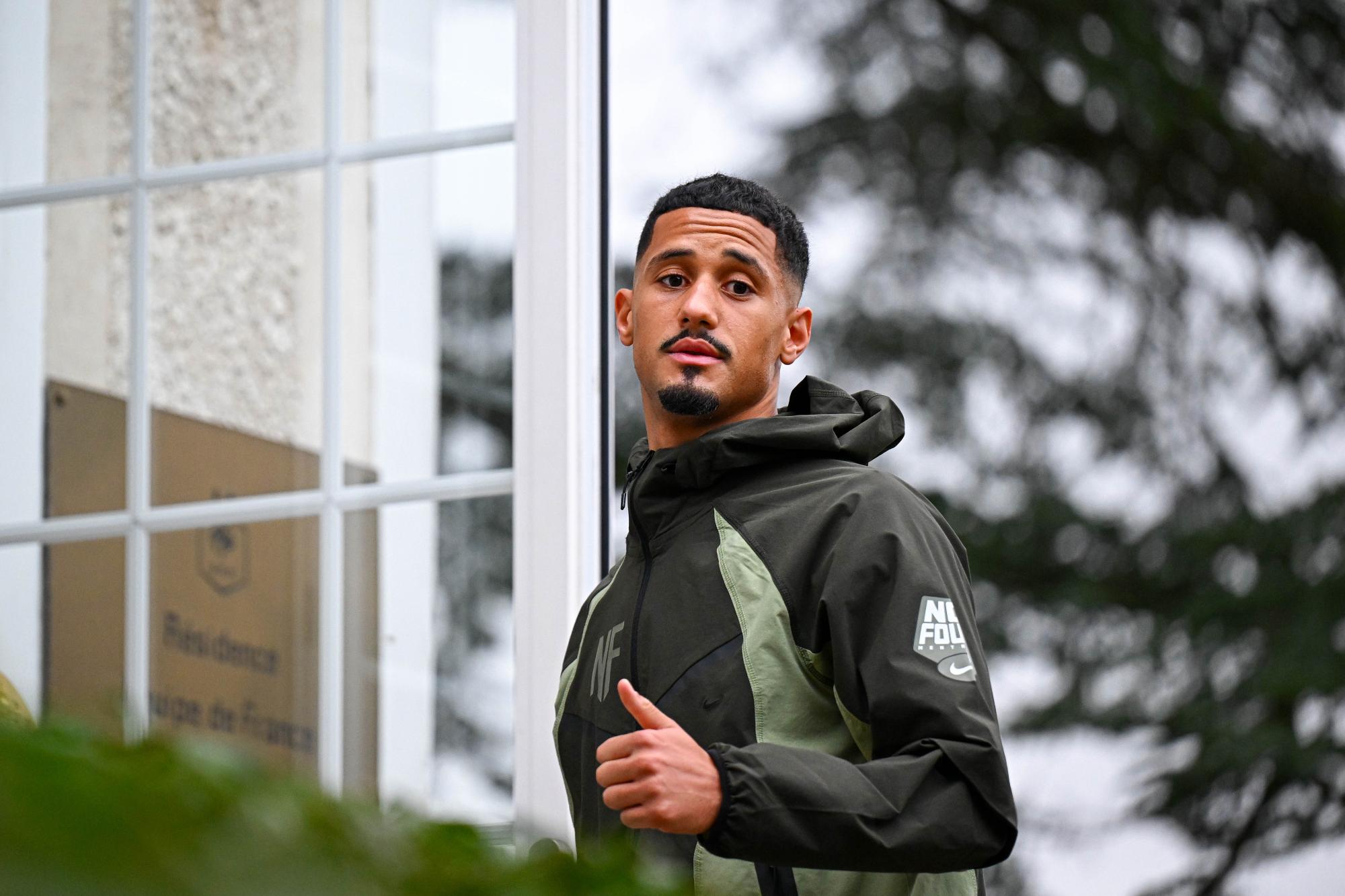 Équipe de France : il y a très peu de raisons de s'inquiéter pour William Saliba, touché au dos et qui arrive à Clairefontaine ce mardi