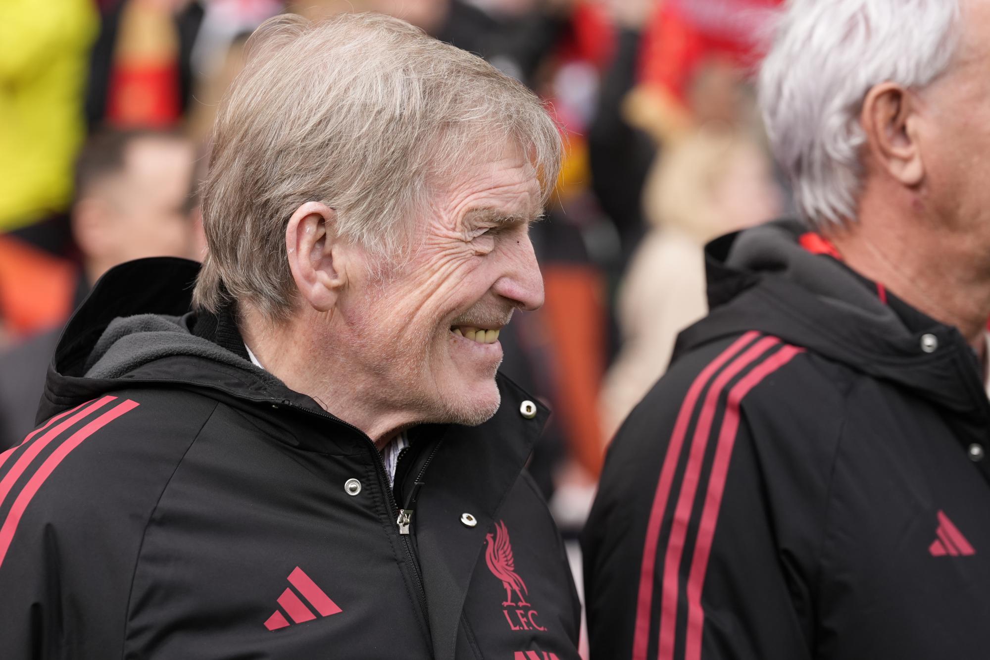 Sir Kenny Dalglish dévoile par inadvertance souffrir d'un cancer