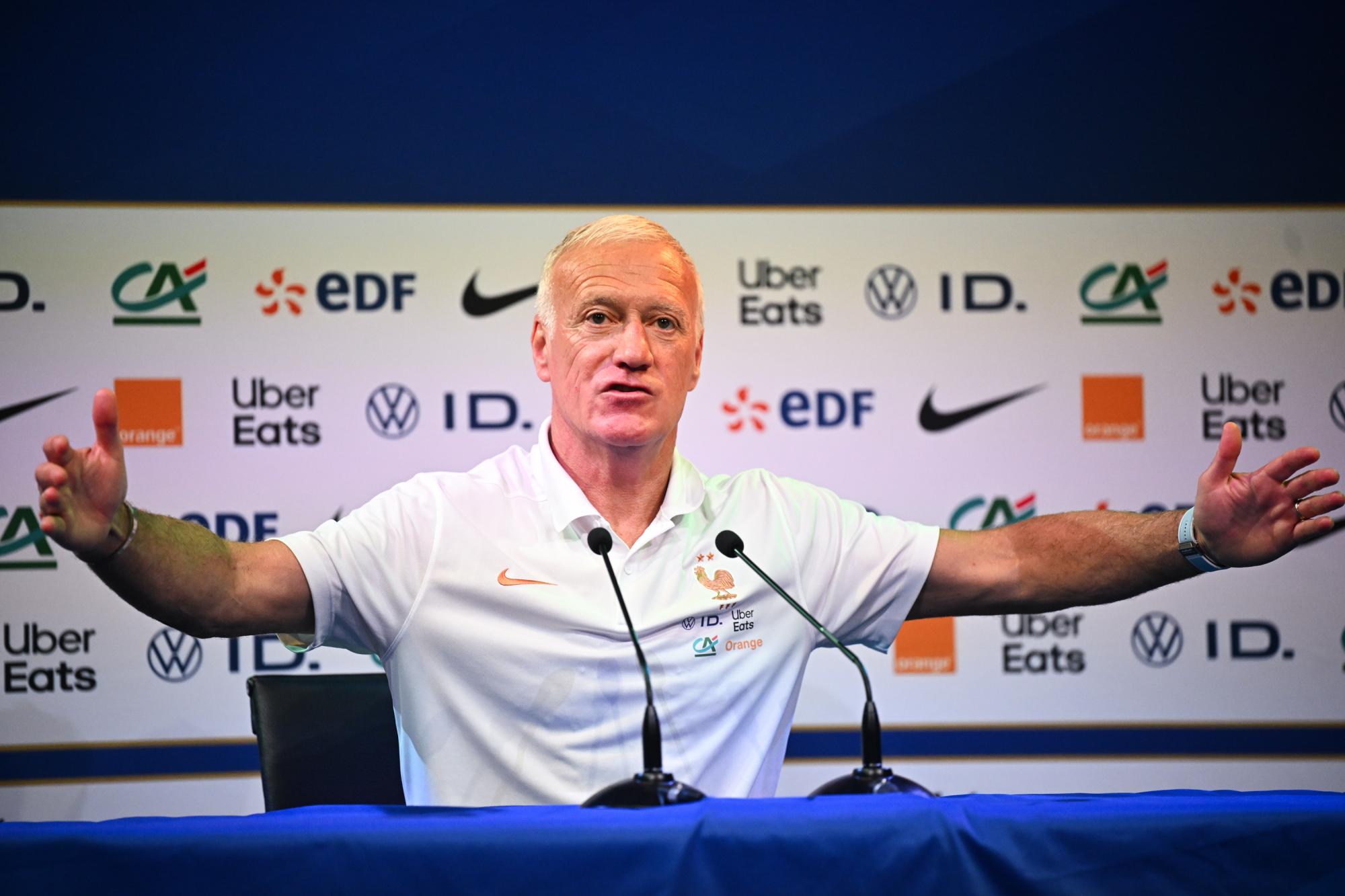 Didier Deschamps, sélectionneur de l'équipe de France : «Un joueur de l'équipe de France n'est pas là pour recevoir, mais pour donner»