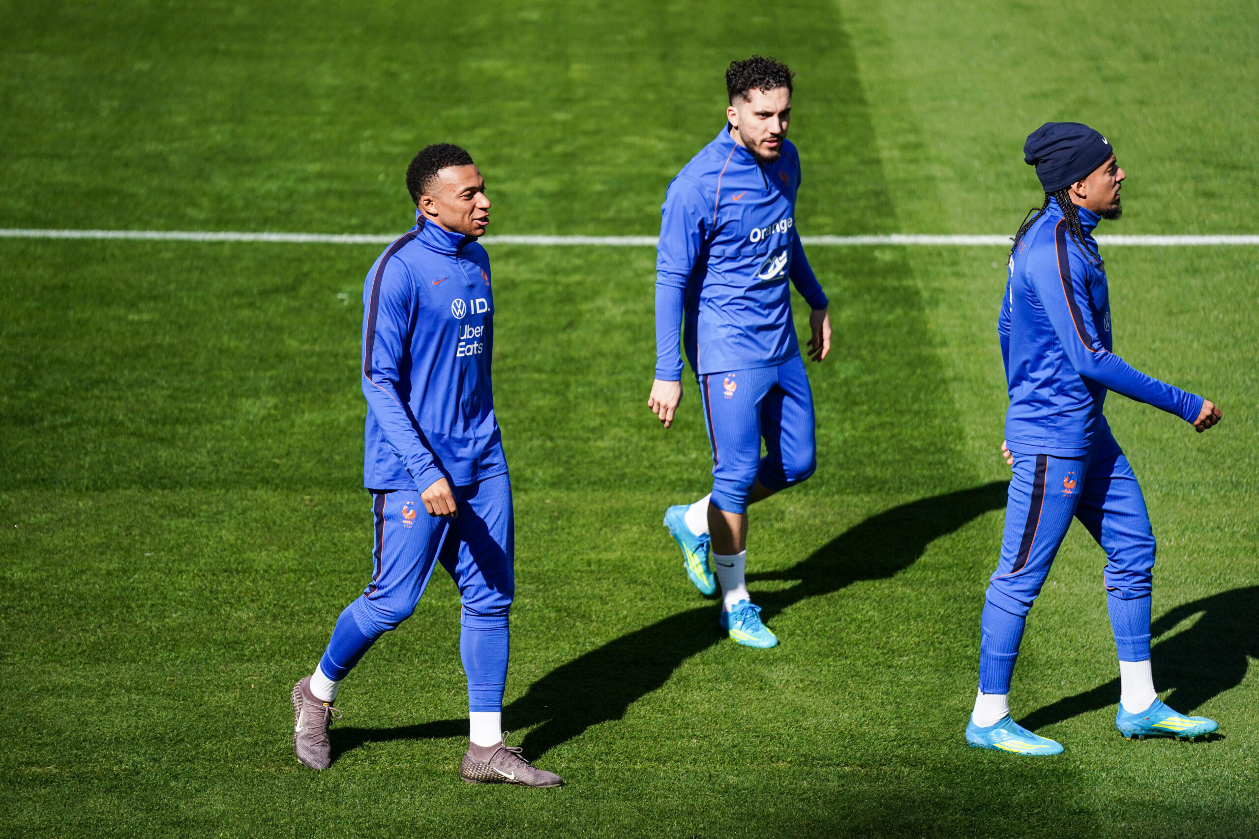 Kylian Mbappé, Rayan Cherki et les Bleus ne veulent pas voir leur image associée à une marque de paris sportifs
