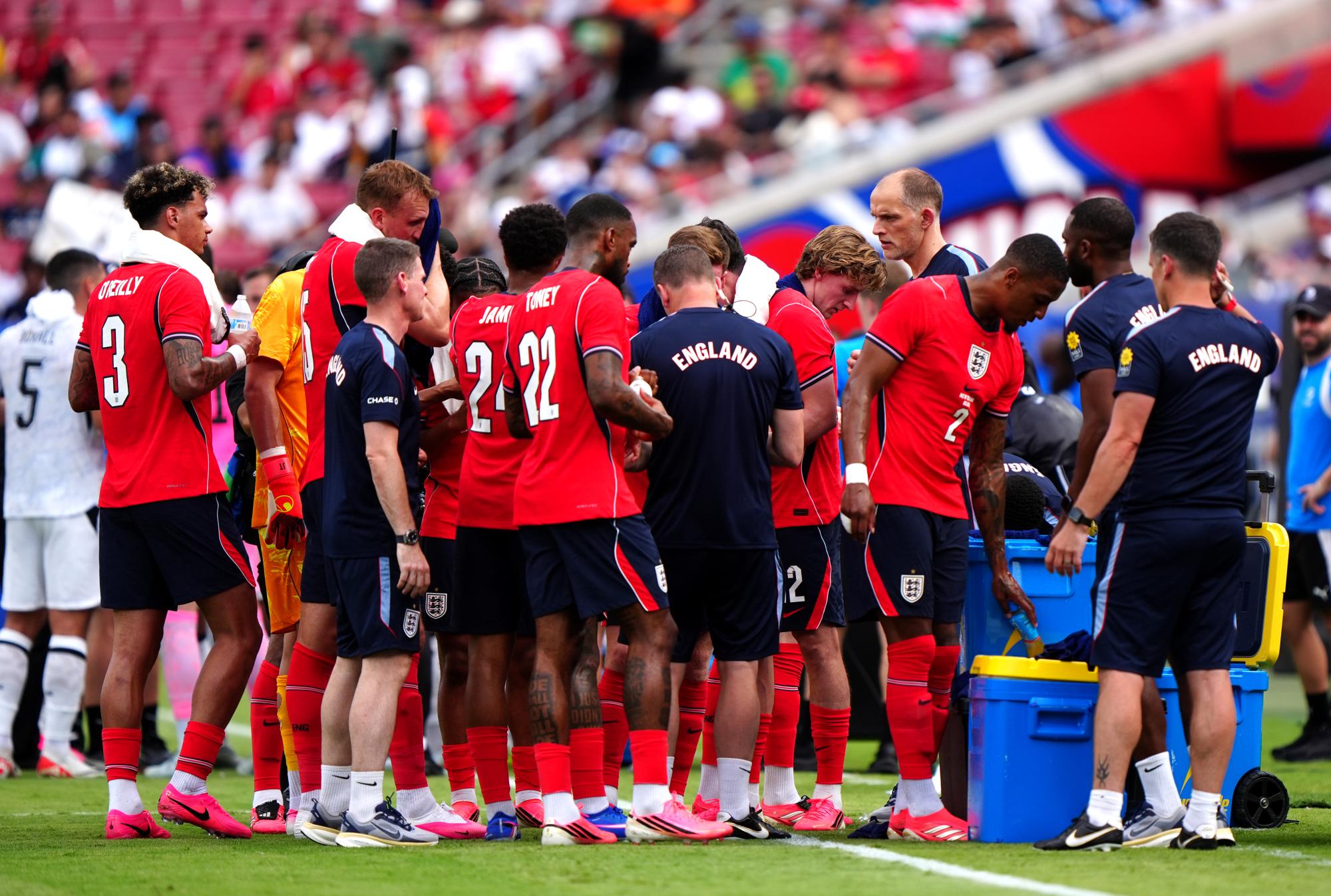 Neuf blessés dans une fusillade près du camp d'entraînement de l'Angleterre