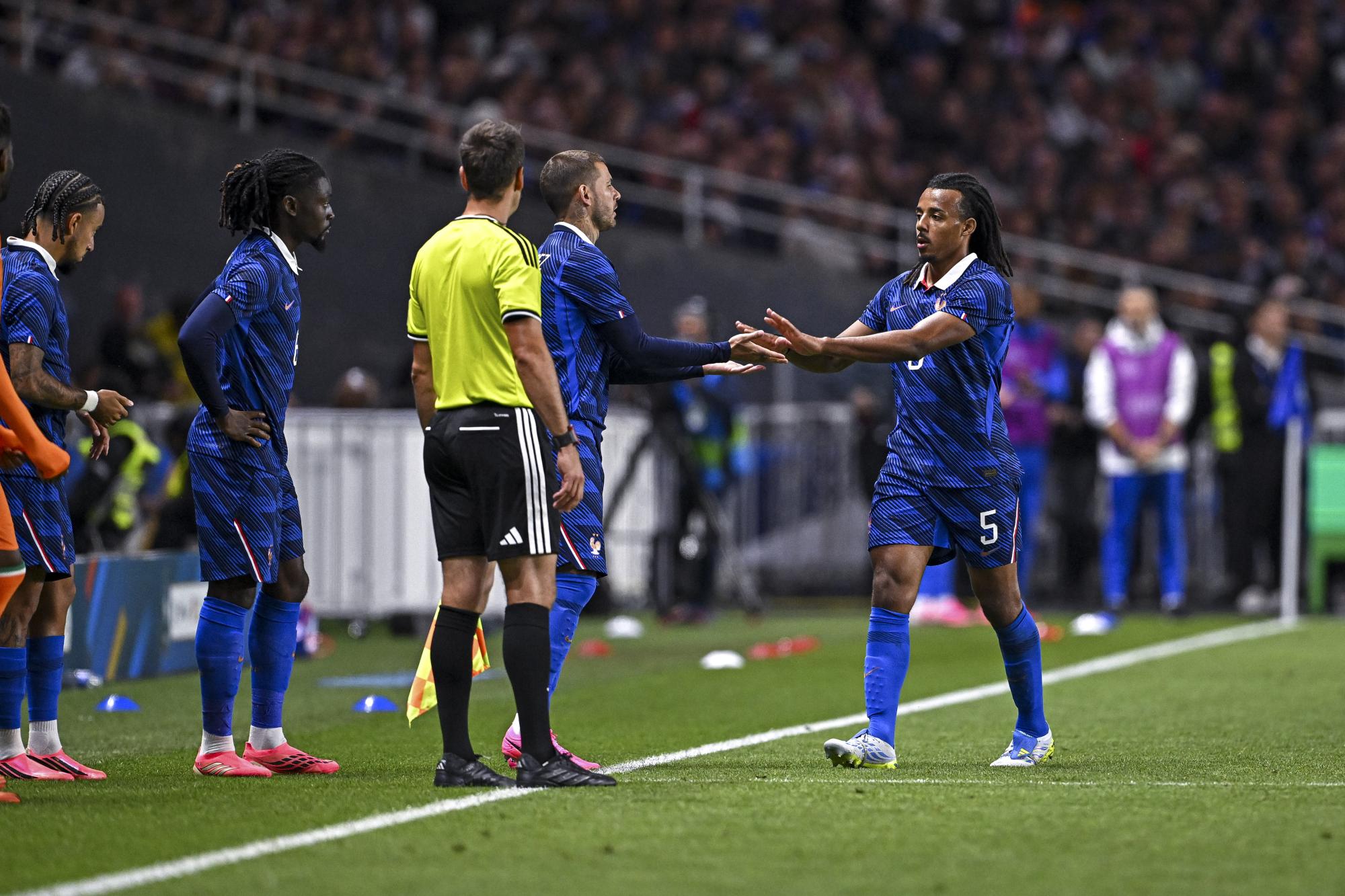 Comment le football s'est approprié la règle des cinq changements