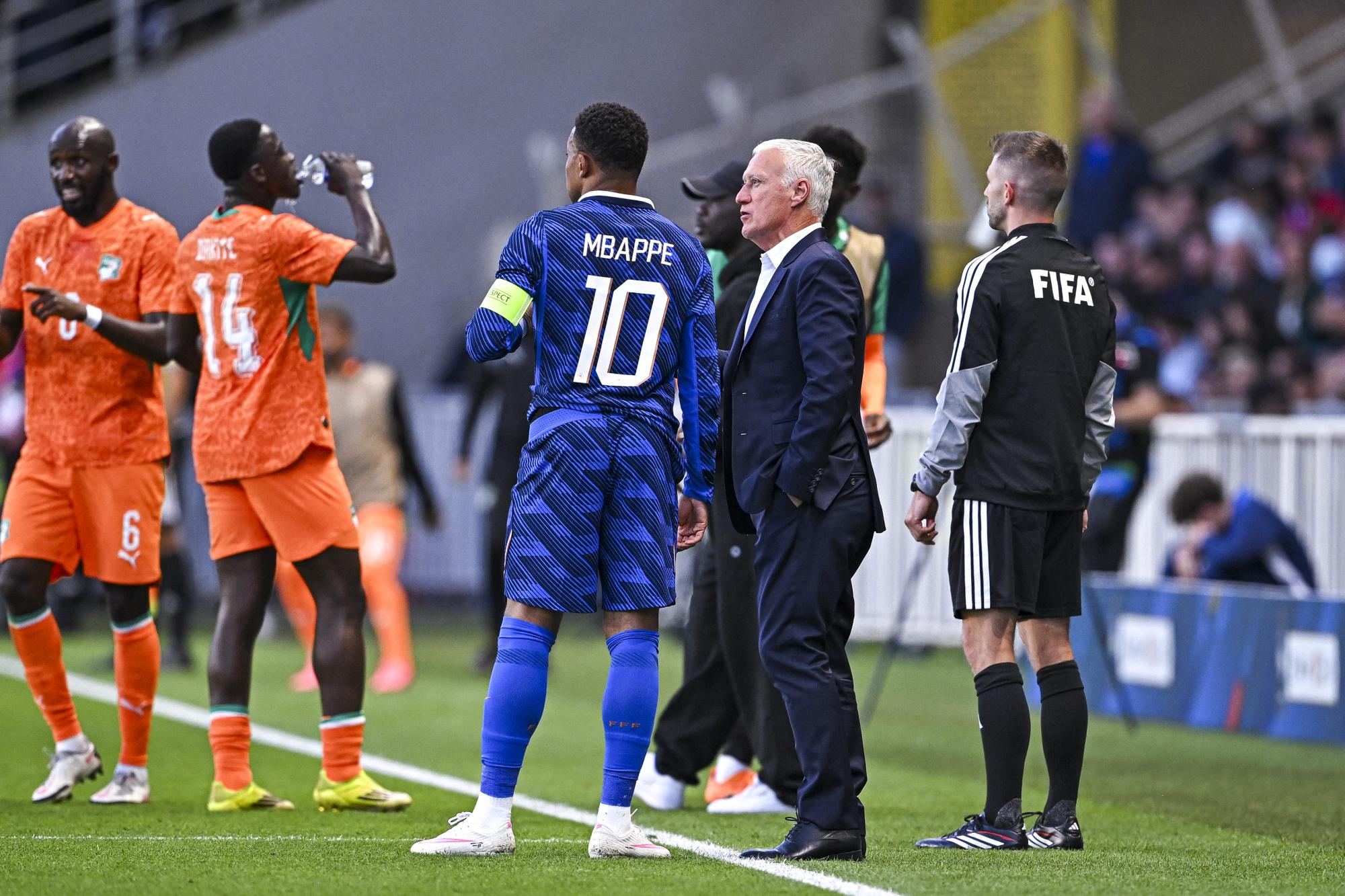 Didier Deschamps monte au créneau pour défendre Kylian Mbappé