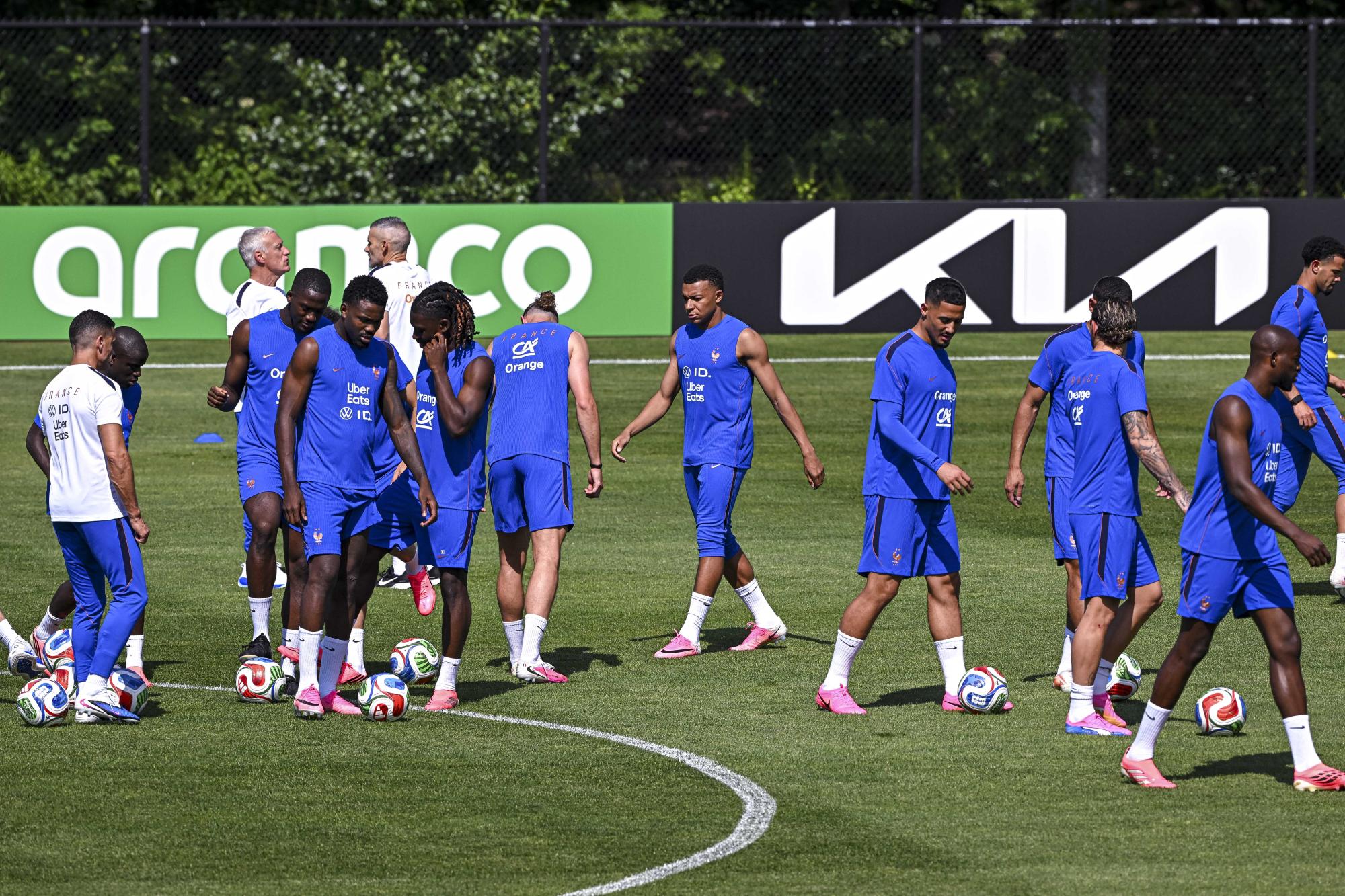 Coupe du monde 2026 : les Bleus ont-ils pris un risque en arrivant tardivement aux États-Unis ?