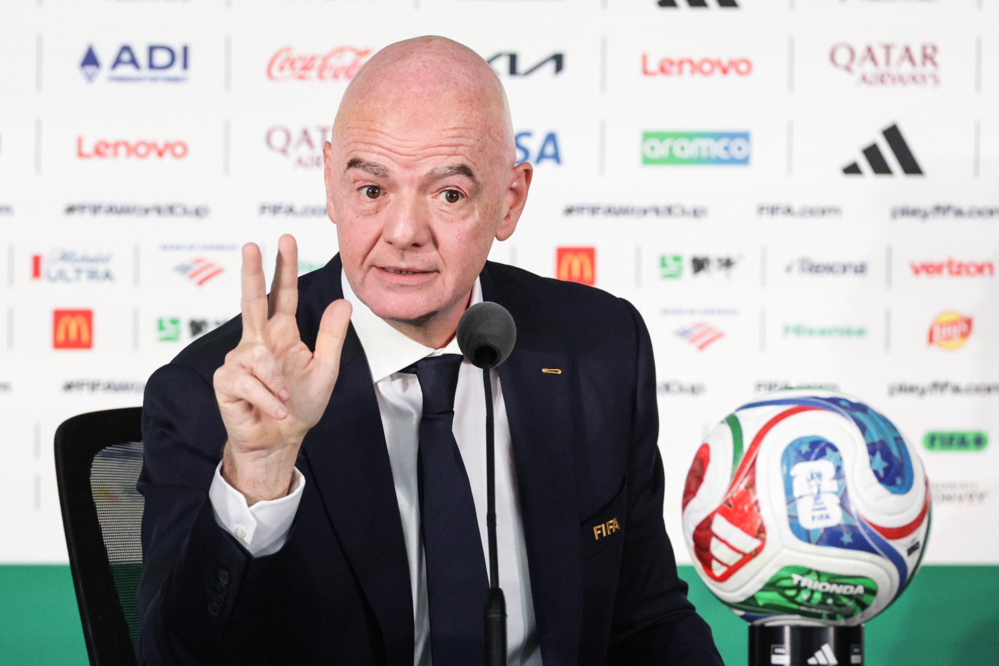 Gianni Infantino taille l'Italie