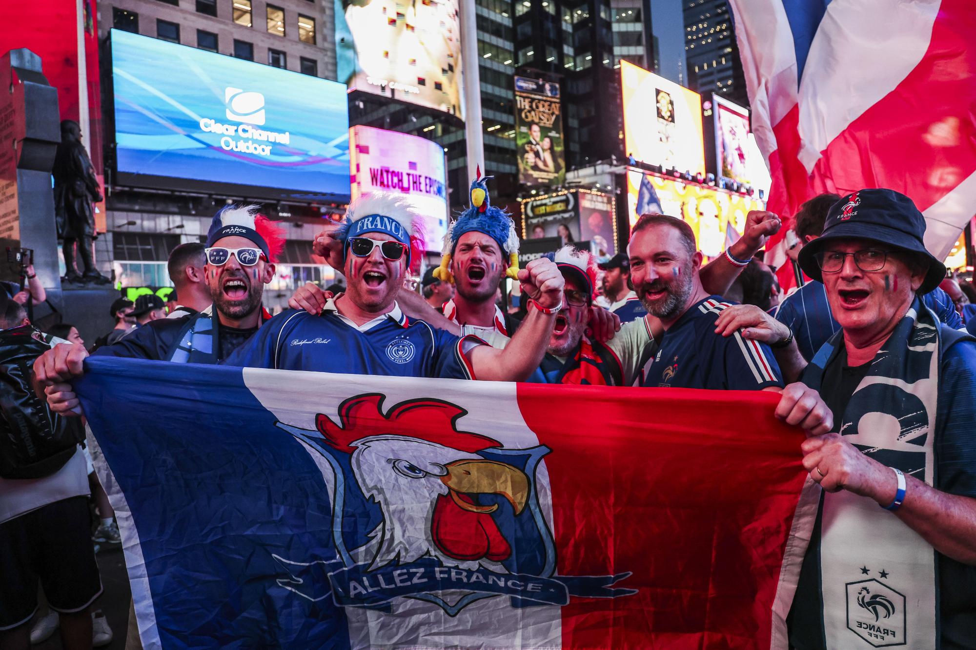Coupe du monde 2026 : Reportage avec les supporters français à Times Square (New York)