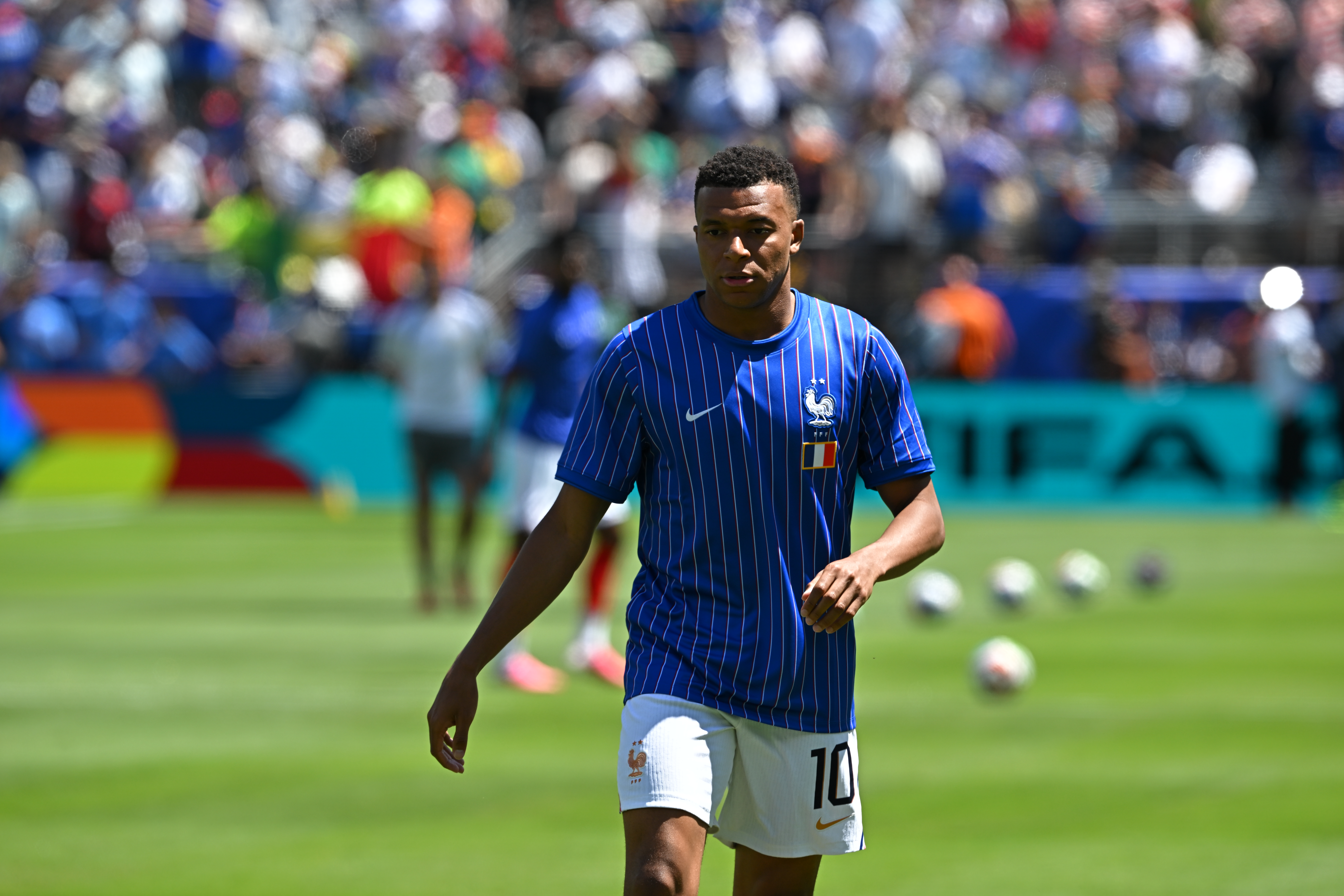 Kylian Mbappé égale Olivier Giroud et devient le co-meilleur buteur de l'histoire de l'équipe de France de football