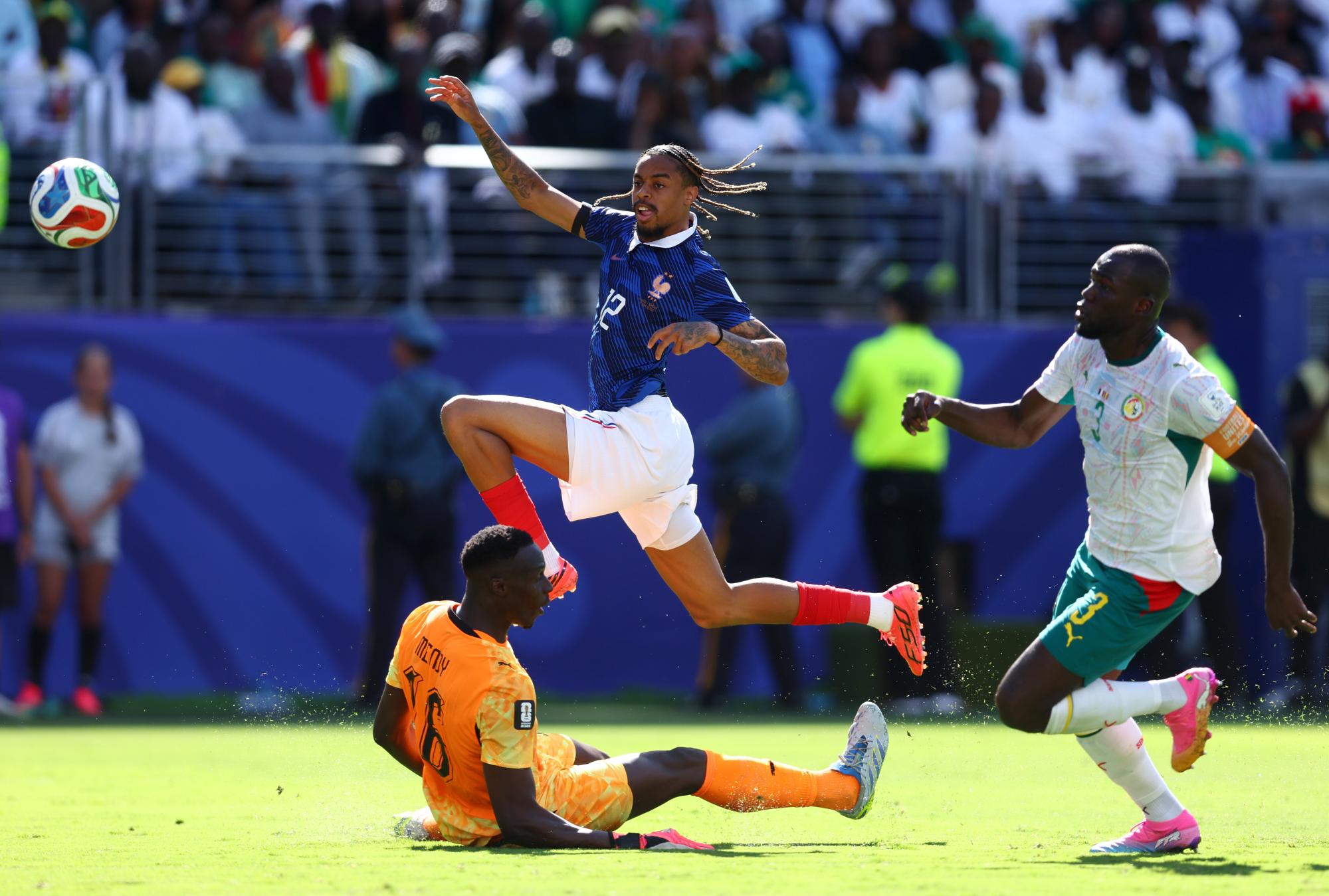 Bradley Barcola après son but lors de France-Sénégal : «/Je savais que j'allais la piquer/»