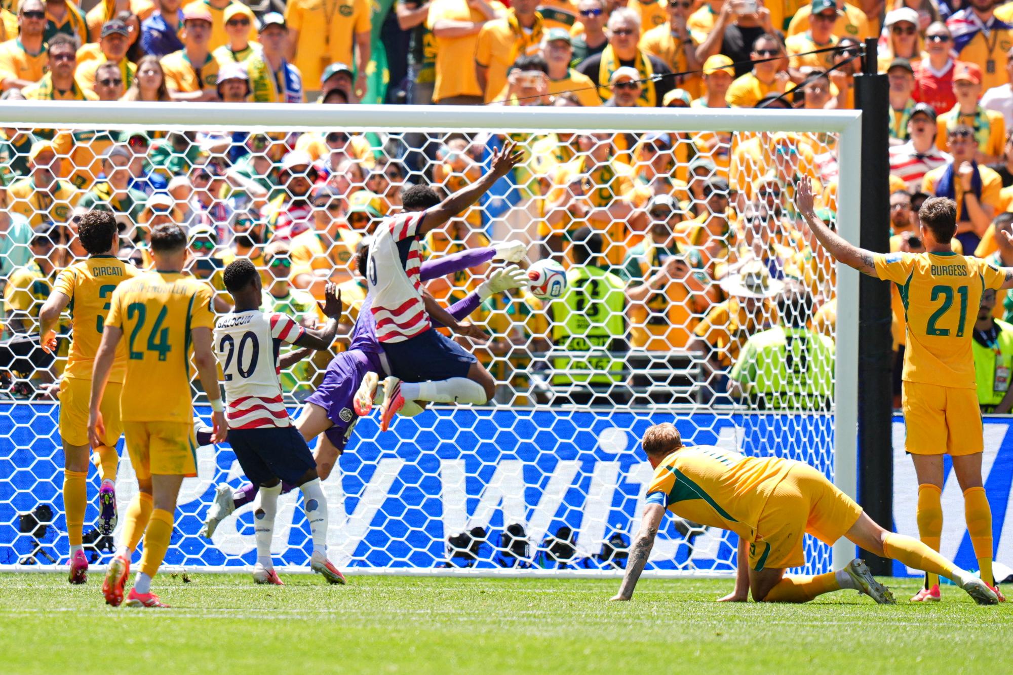 Coupe du monde 2026 : Les Etats-Unis domptent l'Australie et filent en seizièmes de finale