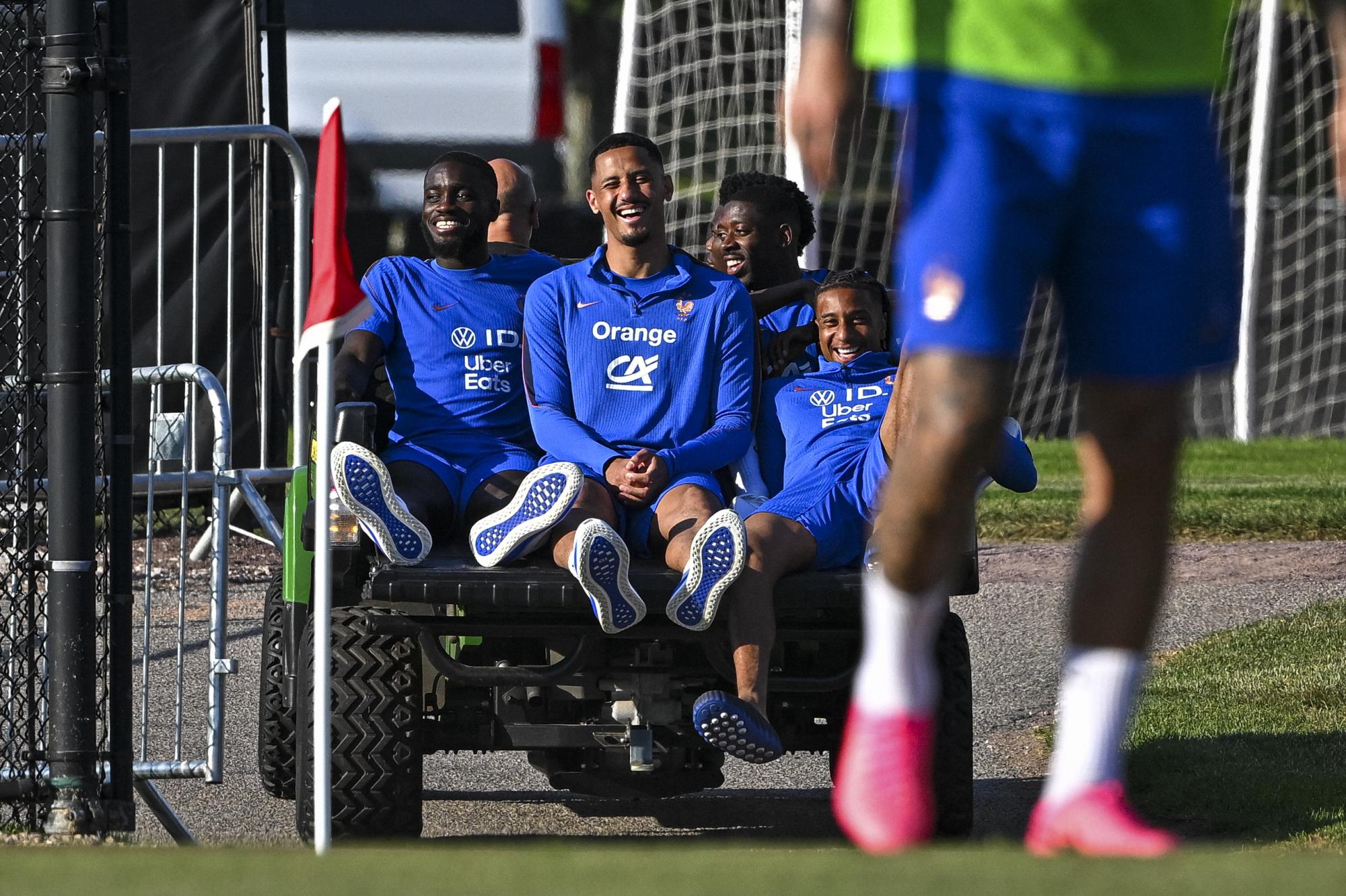 Coupe du monde : William Saliba apprécie l'ambiance du vestiaire de l'équipe de France
