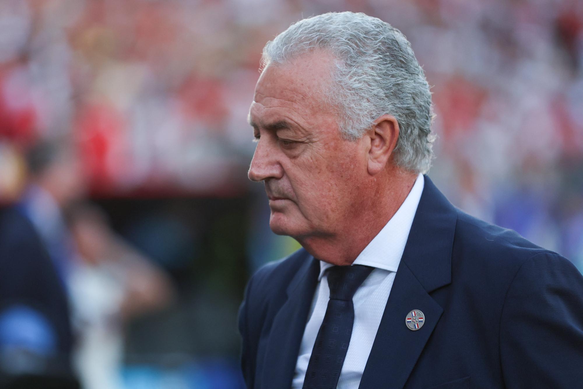 Coupe du monde : le sélectionneur du Paraguay Gustavo Alfaro surpris par l'exclusion de Miguel Almirón