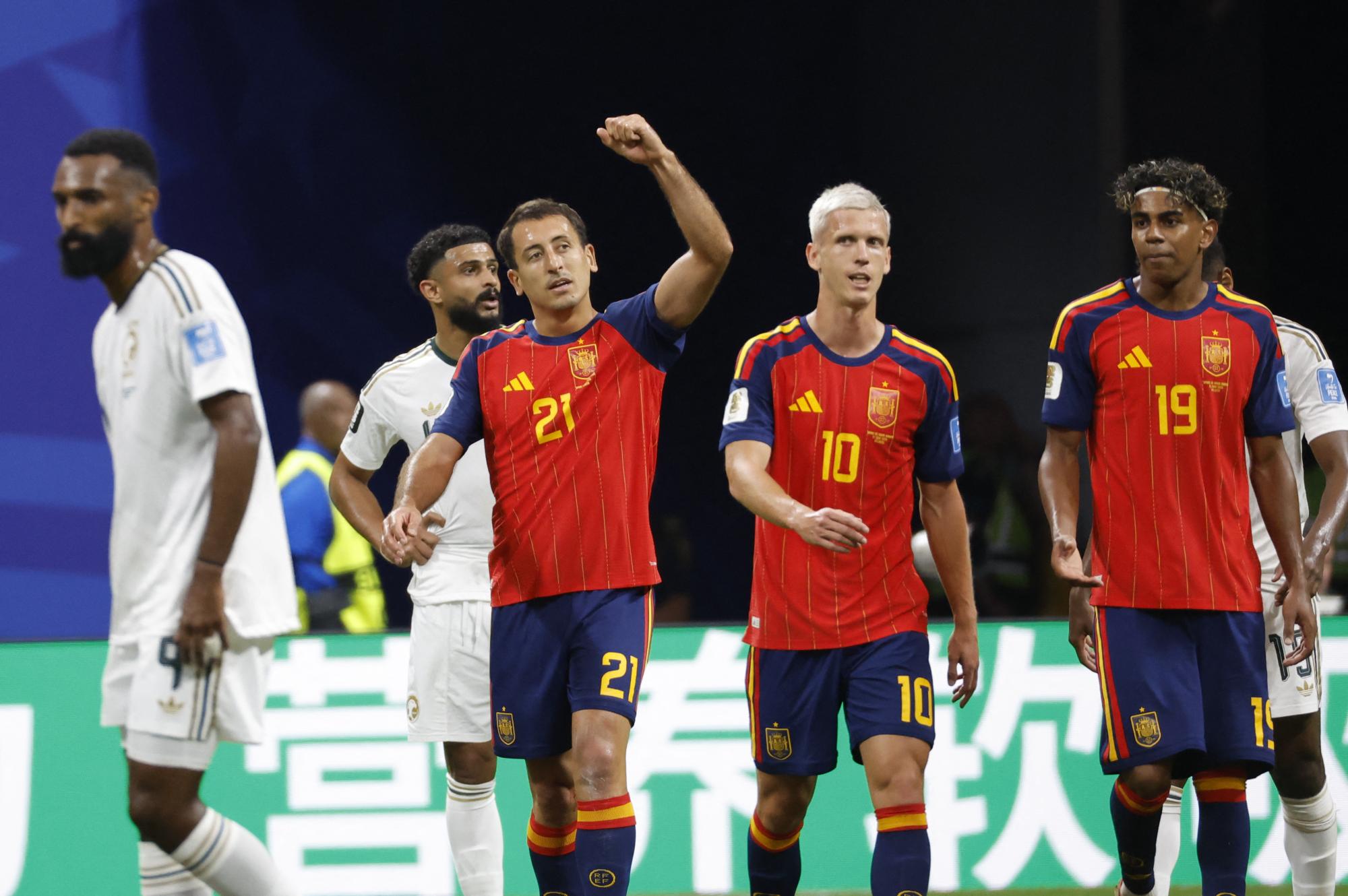Mondial 2026 : L'Espagne tyrannise l'Arabie saoudite grâce à Lamine Yamal et Mikel Oyarzabal et s'ouvre la voie des 16es de finale