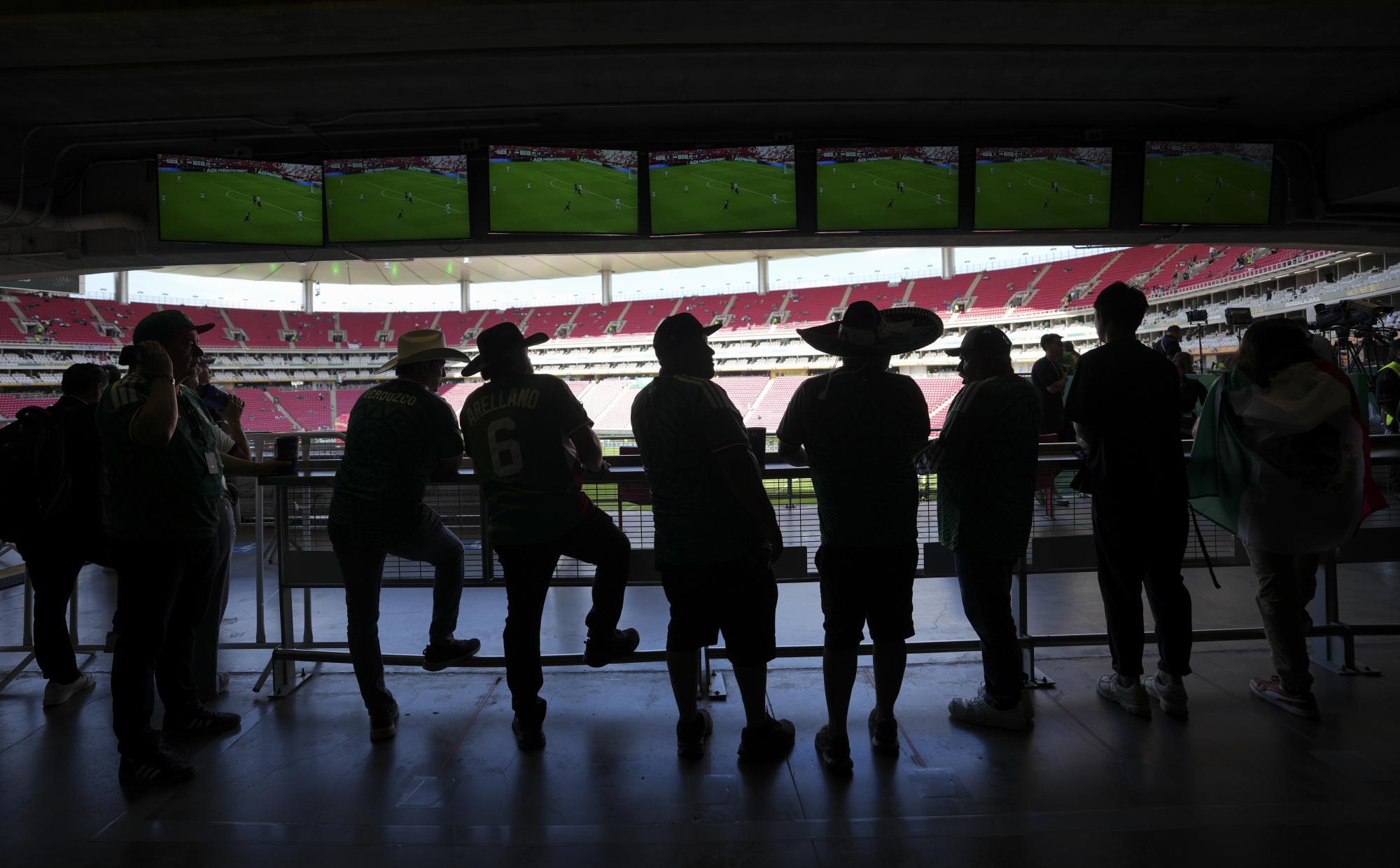 6 000 dollars pour voir le Mexique avec son grand-père... et rester à la porte du stade