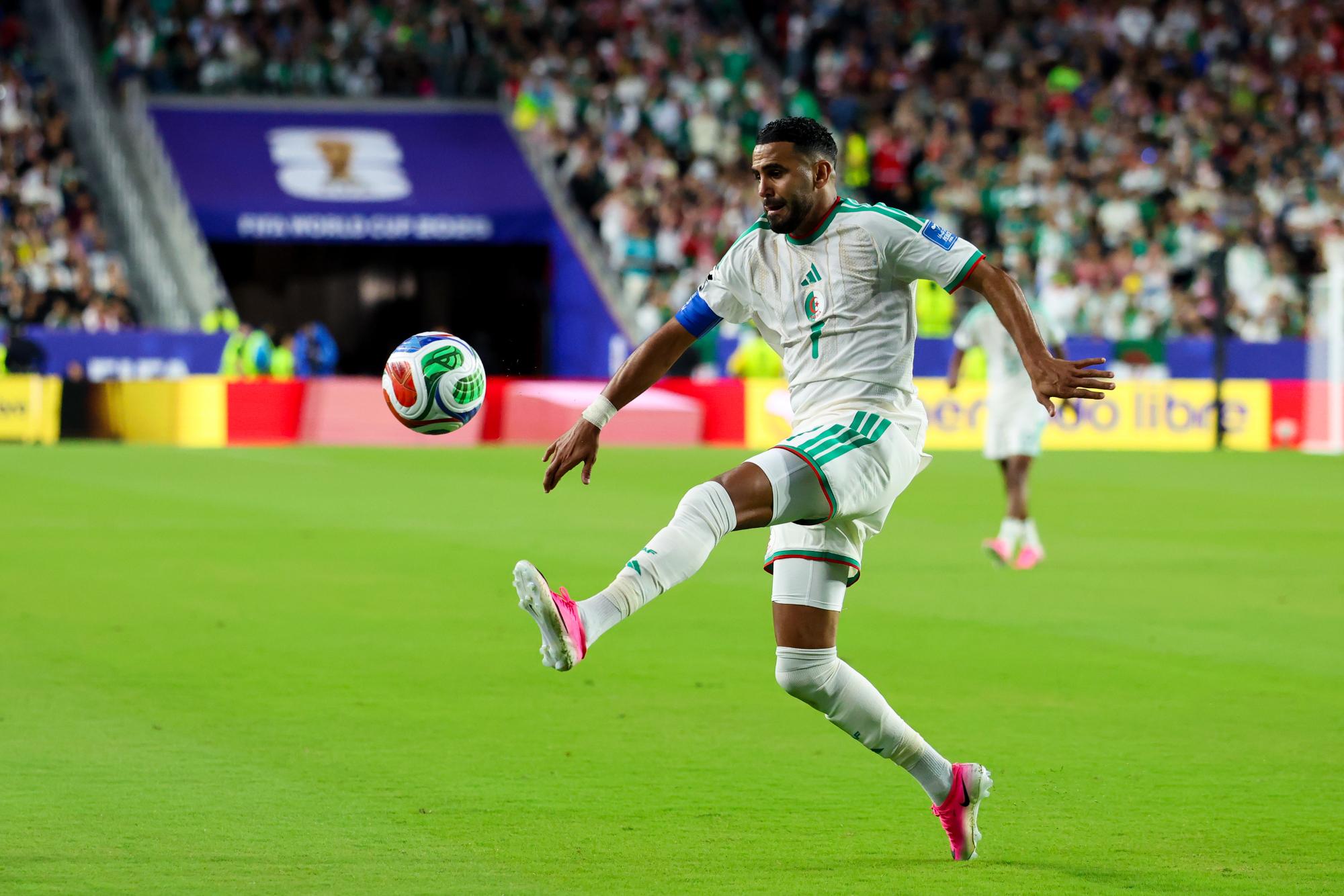 L'Algérie s'impose face à la Jordanie et peut rêver des seizièmes de finale