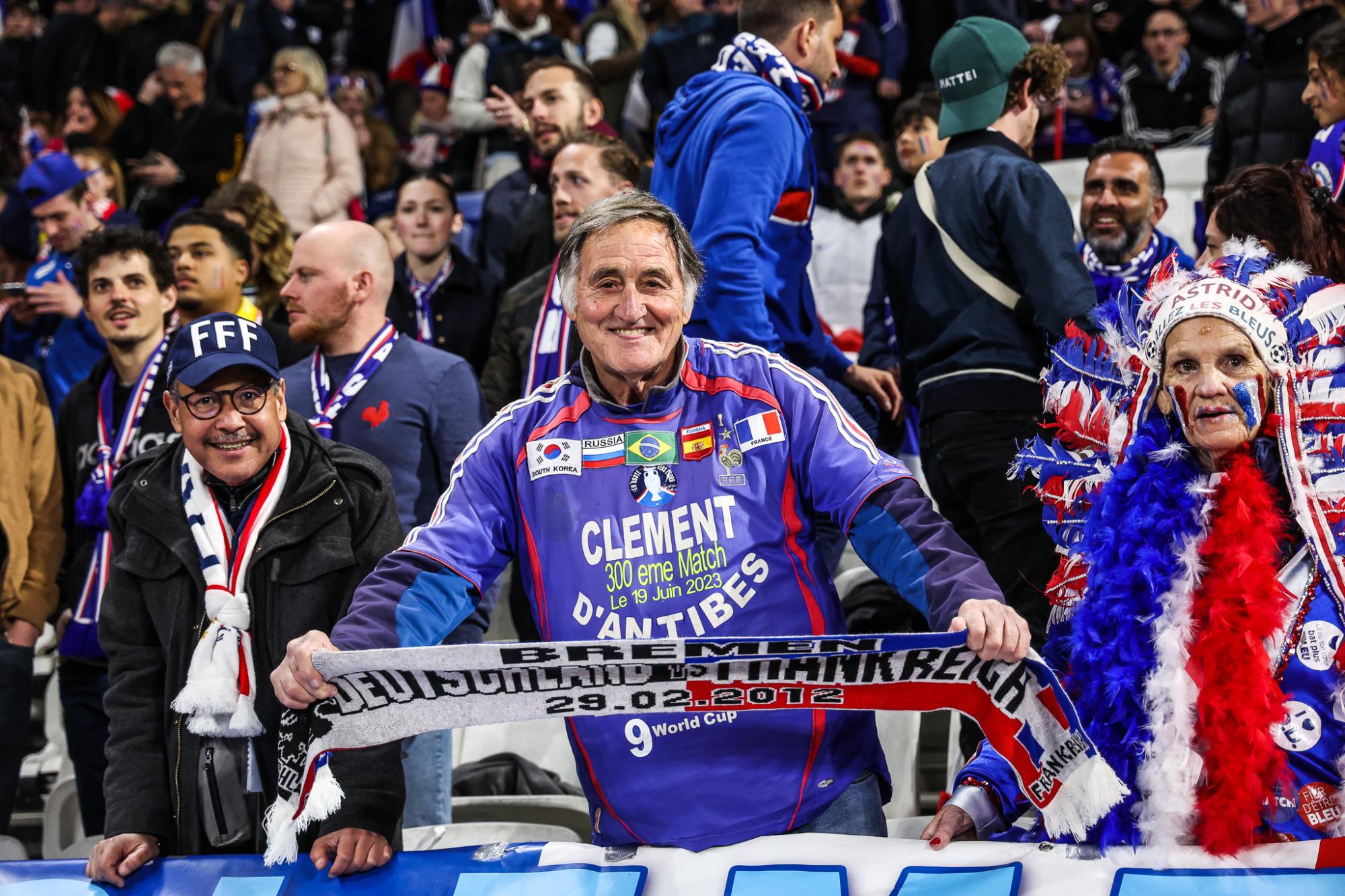 Gianni Infantino invite Clément d'Antibes, supporter emblématique de l'équipe de France
