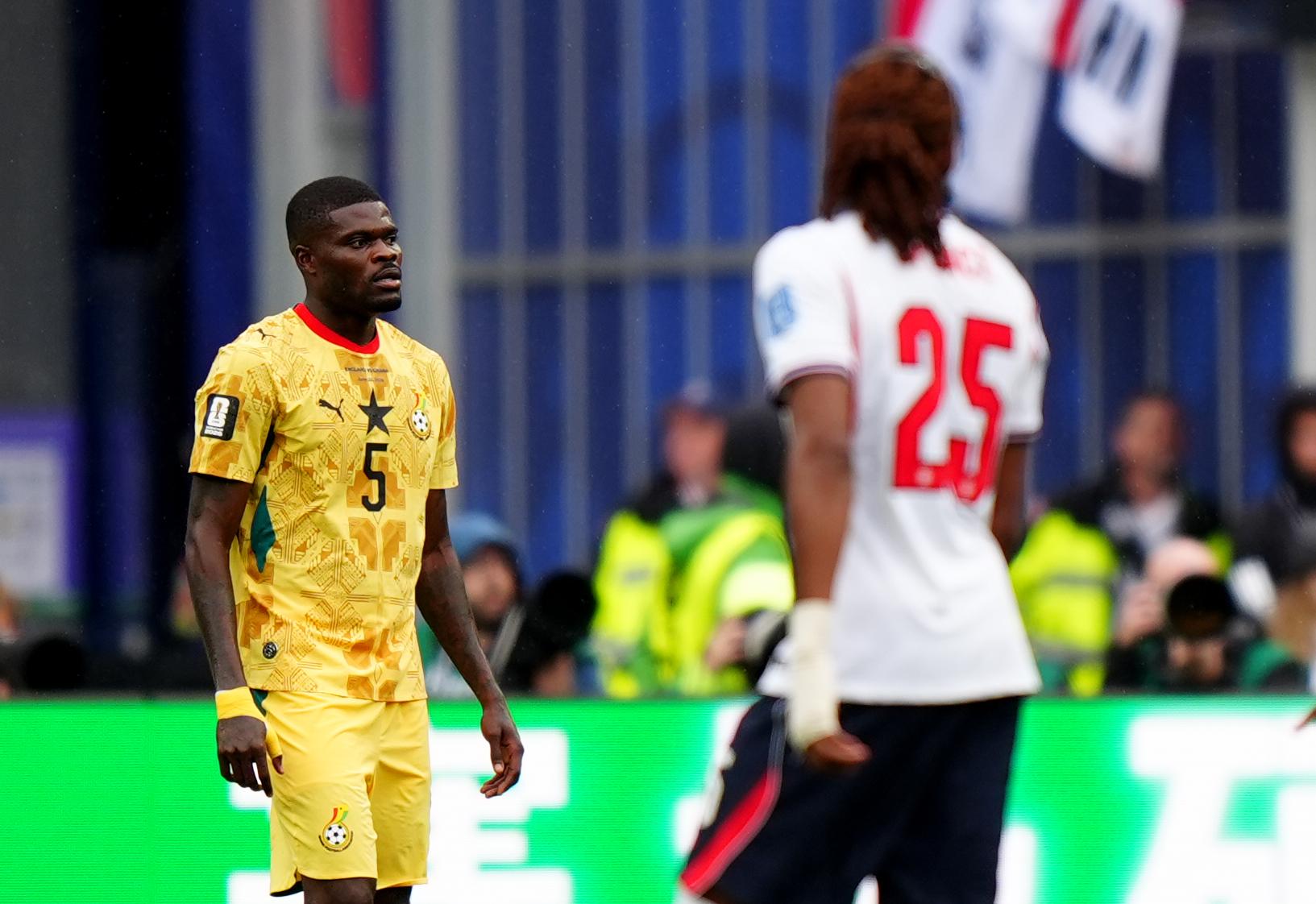 Mondial 2026 : En amont de la rencontre entre l'Angleterre et le Ghana, Djed Spence aurait refusé de serrer la main de Thomas Partey