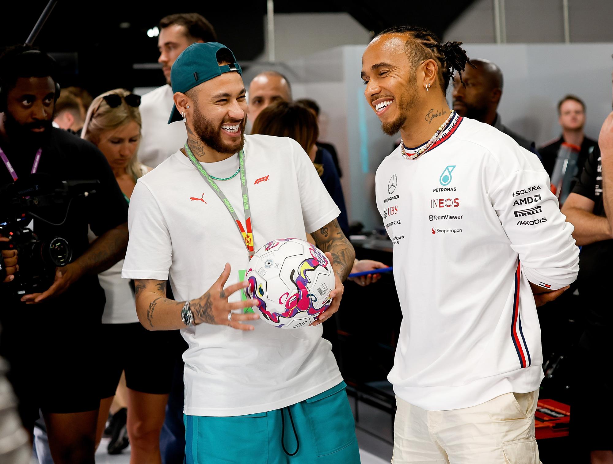 Neymar s'inspire de Lewis Hamilton pour son retour avec le Brésil
