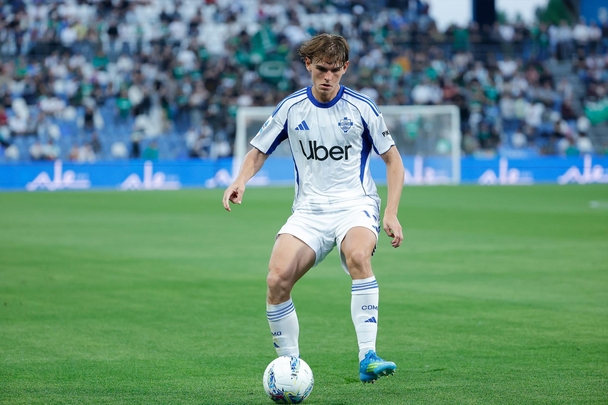 Mercato : Nico Paz va finalement rester avec Fabregas à Côme
