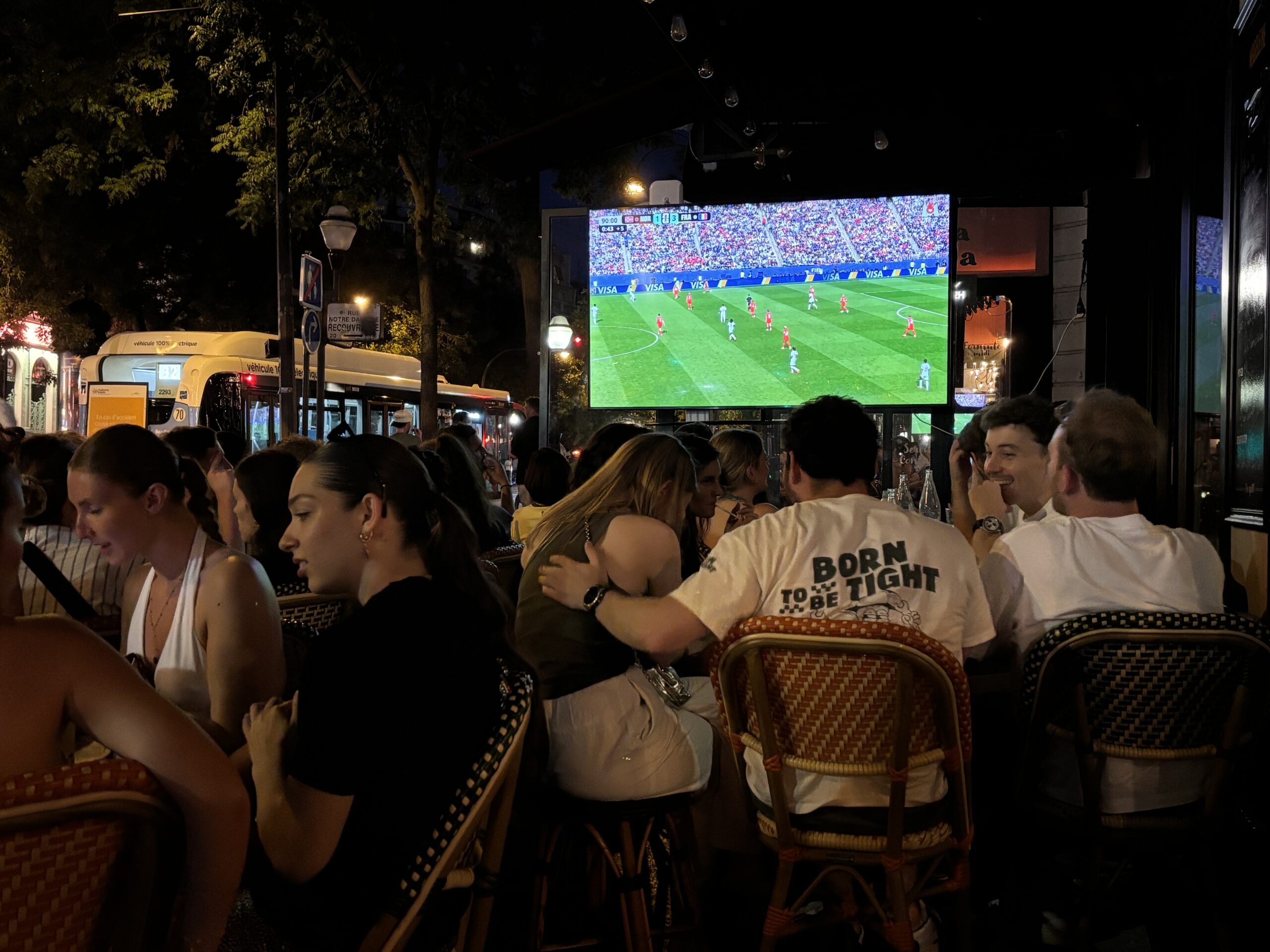 «/Il est Ballon d'or ? Je ne le connaissais pas !/» : quand des Texans s'improvisent supporters des Bleus devant Norvège-France à la Coupe du monde