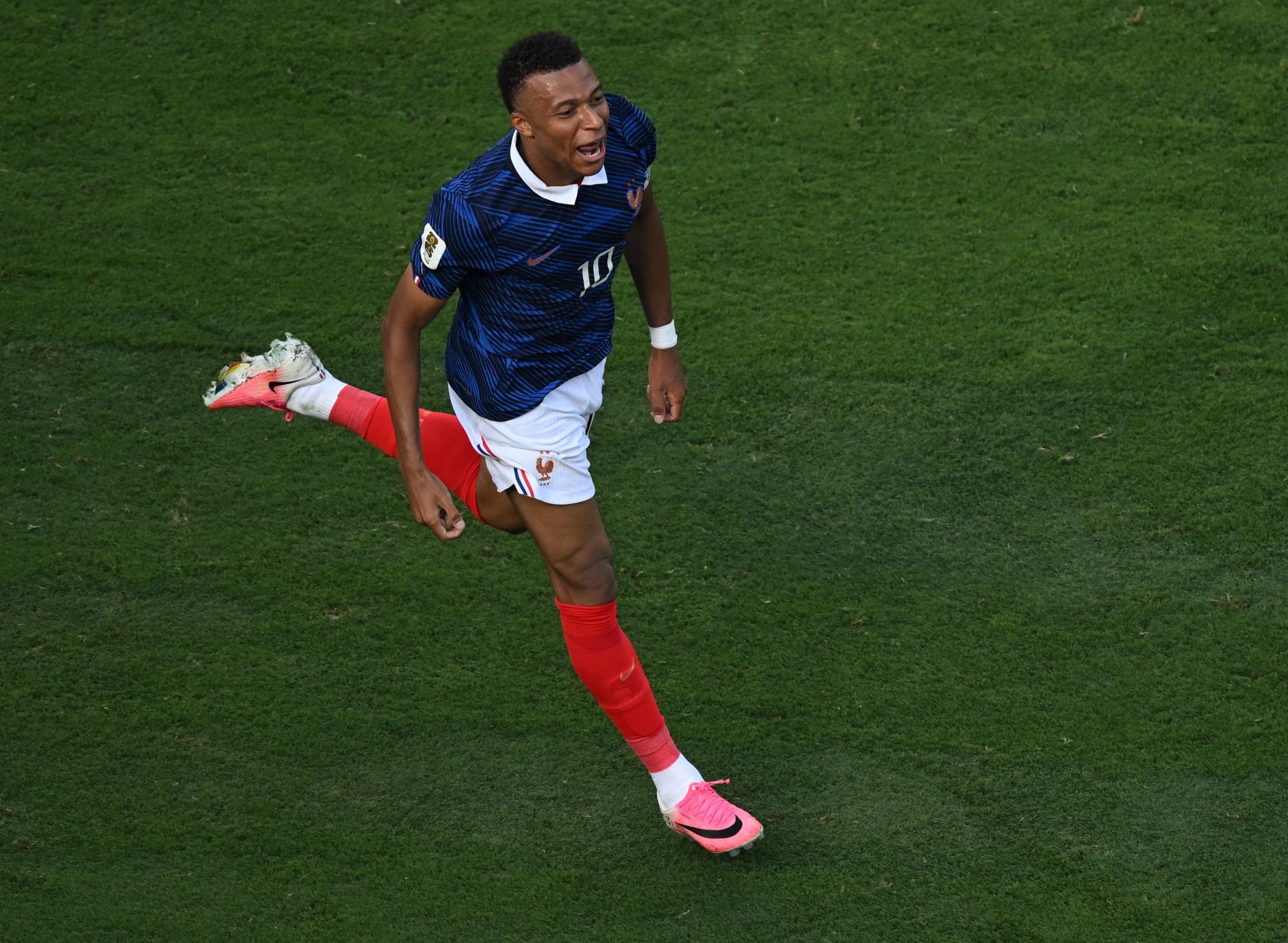 Coupe du monde 2026 : encore buteur avec l'équipe de France face à la Suède, Kylian Mbappé devient meilleur buteur des phases finales de Coupe du monde devant Miroslav Klose