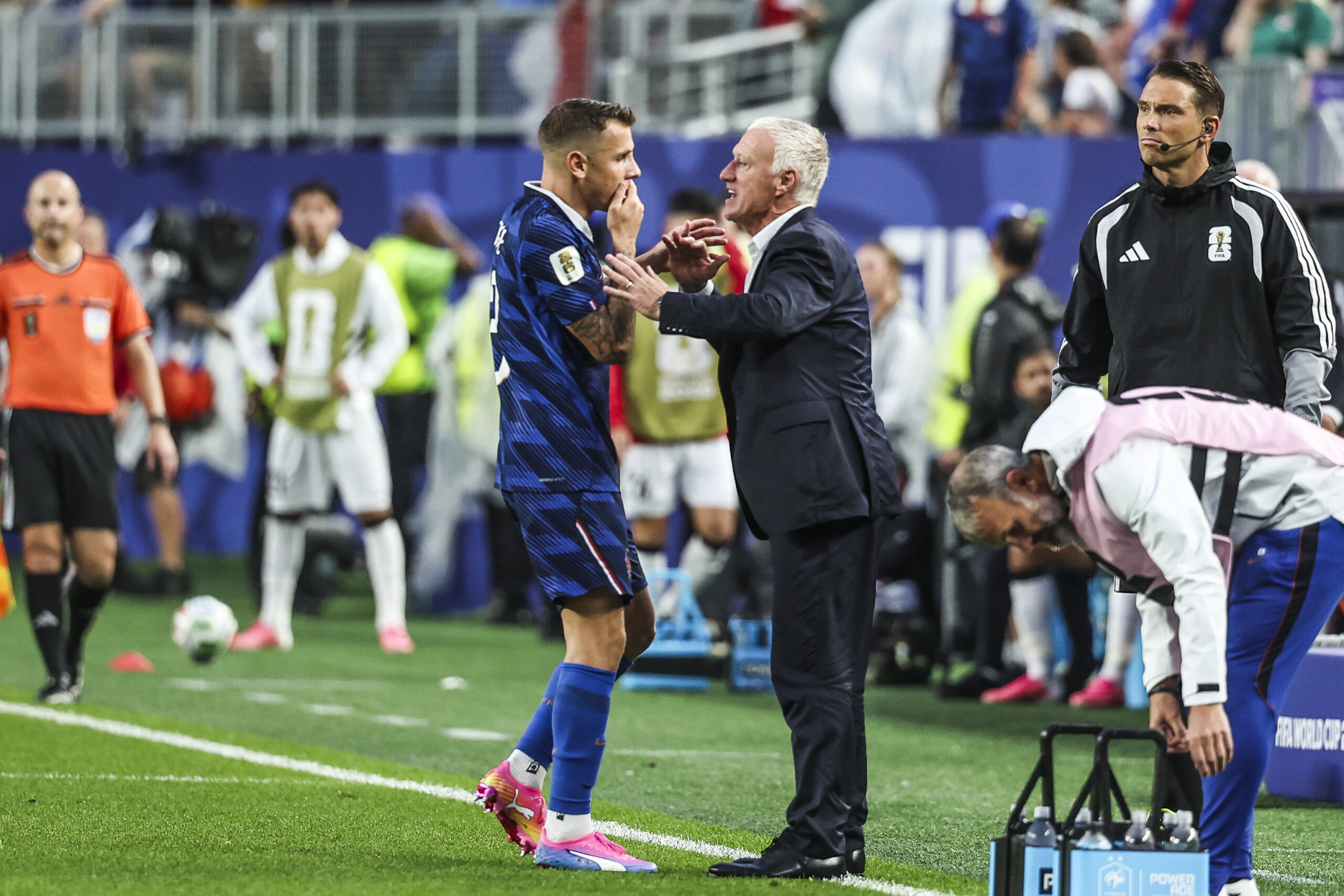 Mondial 2026 - France-Suède : Pourquoi Lucas Digne est-il sorti agacé ?