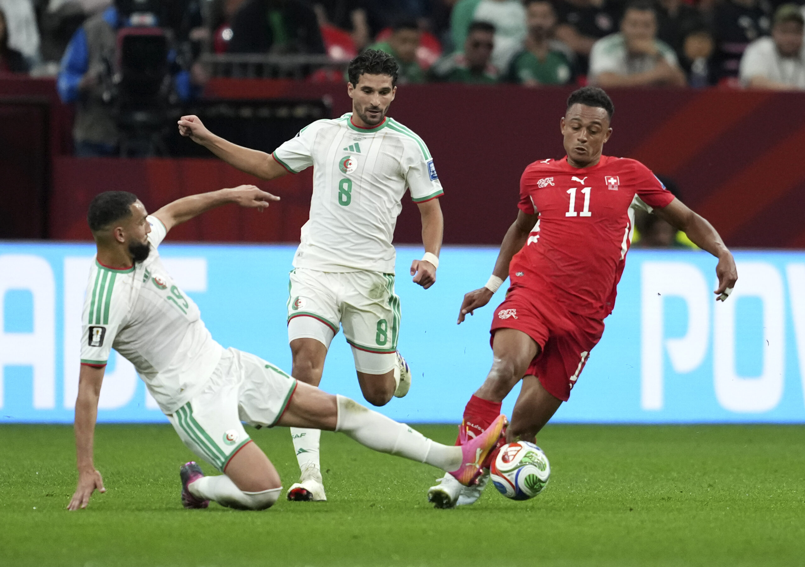 Portée par sa révélation Manzambi, la Suisse gagne sans briller contre une triste Algérie et se qualifie pour les huitièmes de finale de la Coupe du monde