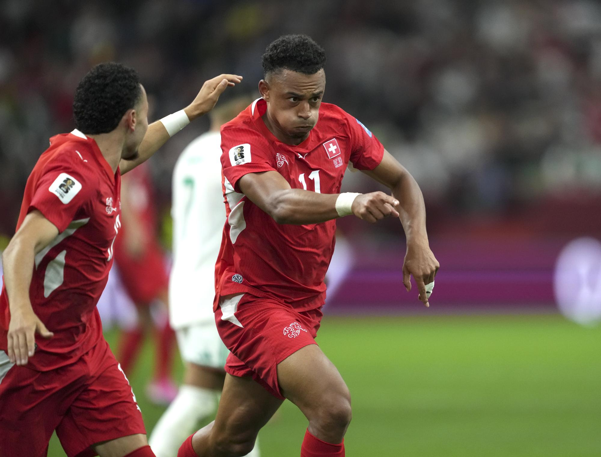 « Pains au chocolat, croissants/.../», la réaction gustative de Dan Ndoye après la qualification de la Suisse contre l'Algérie