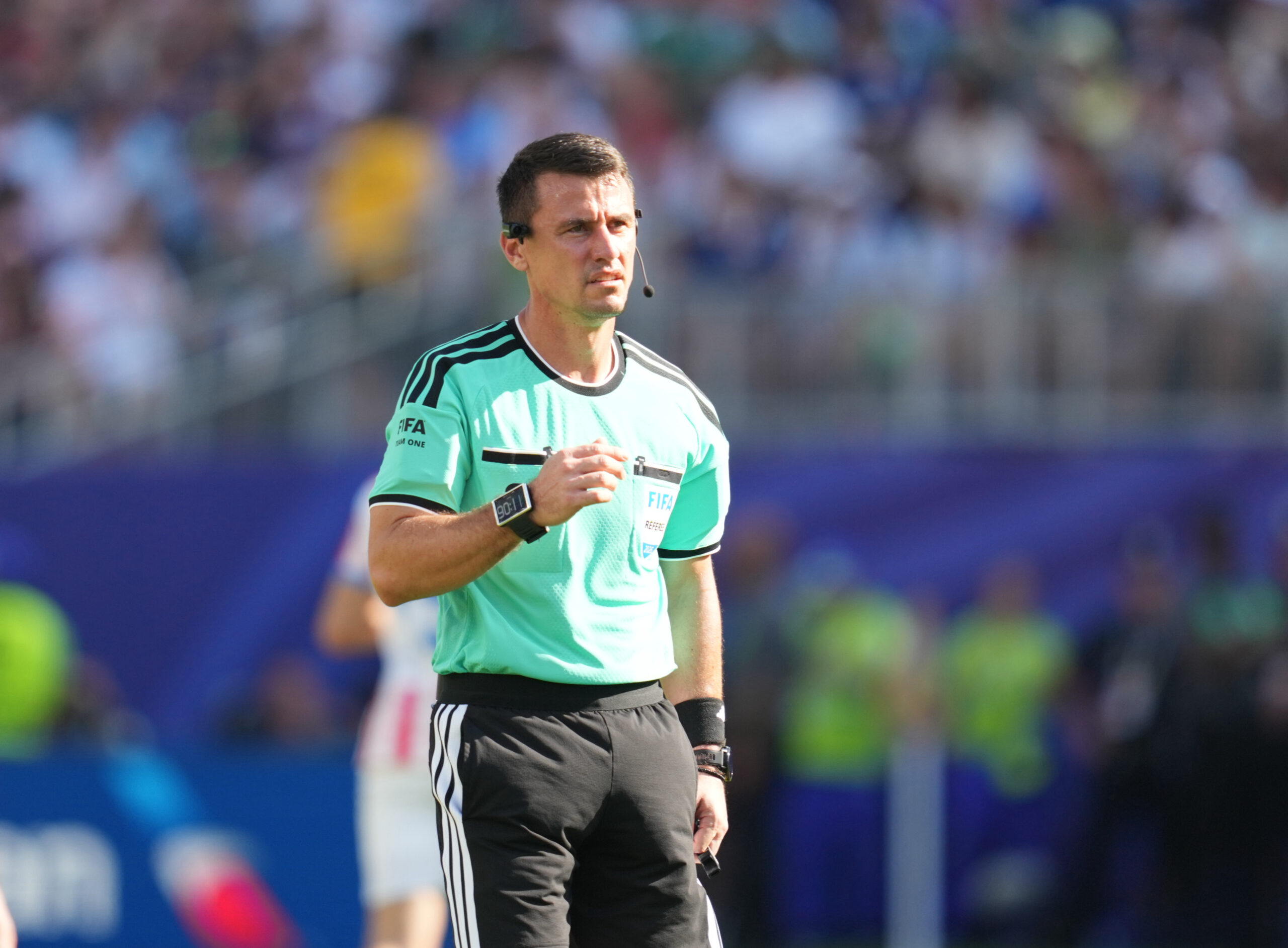 Coupe du monde 2026 : qui est Ilgiz Tantashev, l'arbitre de France-Paraguay qui n'aimait pas les cartons jaunes ?