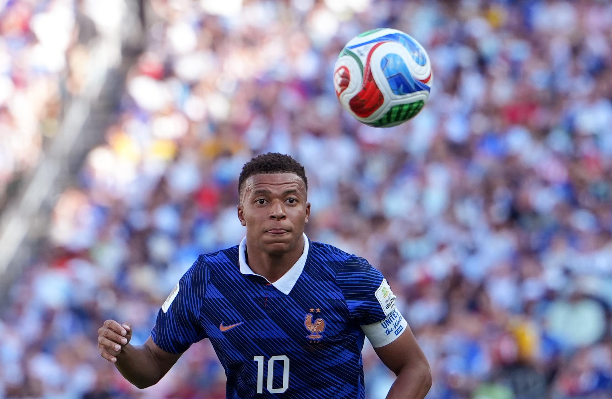 «/Il tétait des noix de coco/» : La sortie raciste d'une sénatrice paraguayenne sur Kylian Mbappé
