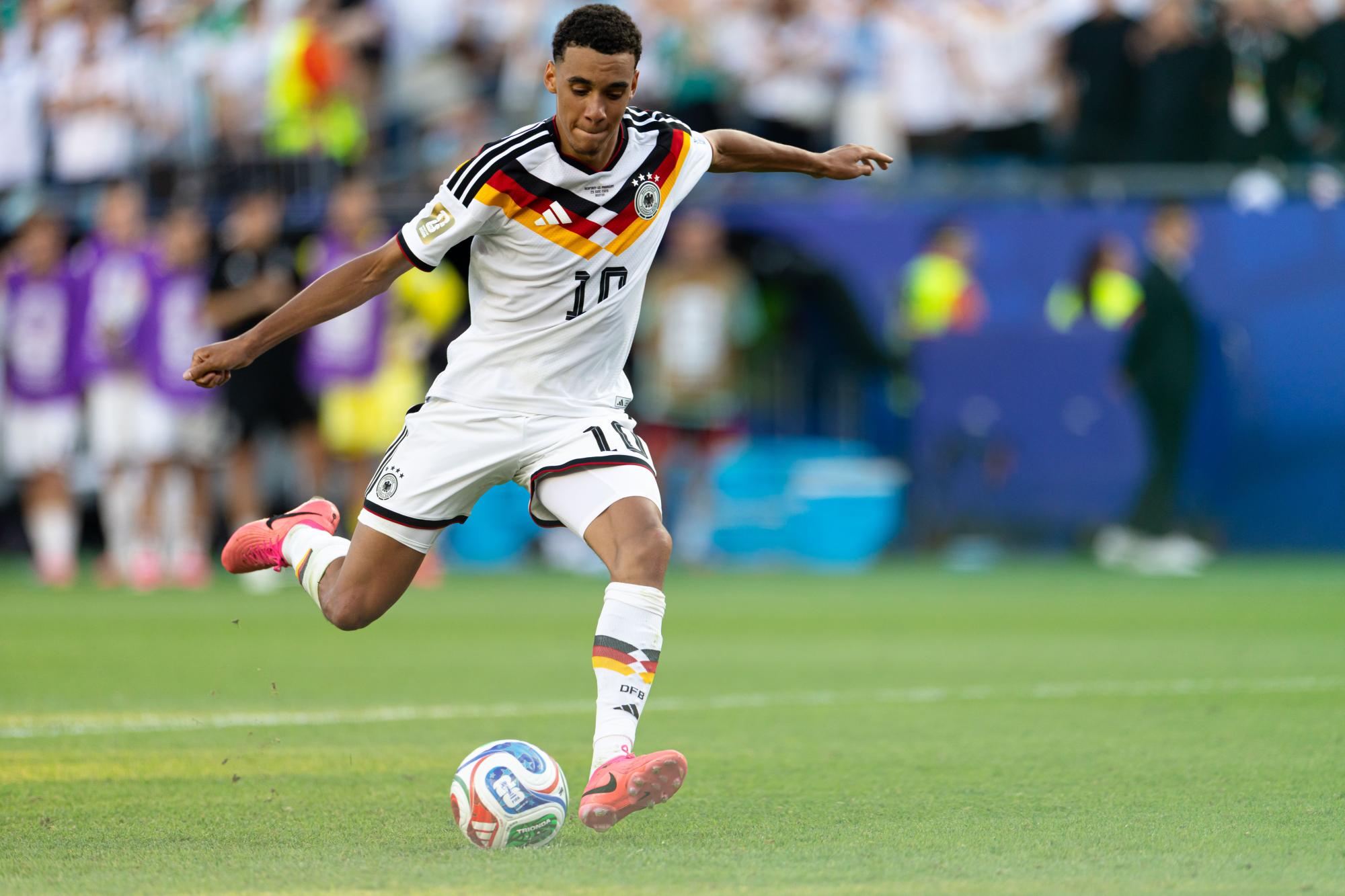 Quelques jours après la fin du parcours de l'Allemagne au Mondial, Jamal Musiala s'est fait opérer