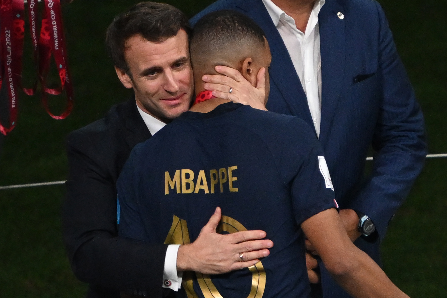 Mondial 2026 - Paraguay-France : Emmanuel Macron défend Kylian Mbappé après les attaques racistes