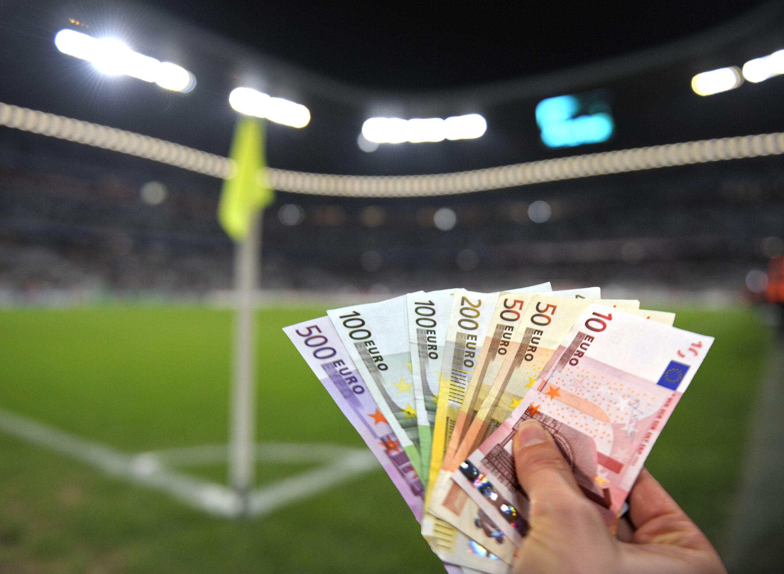 La Police vietnamienne annonce le démantèlement de deux vastes réseaux de paris sportifs illicites liés à la Coupe du Monde