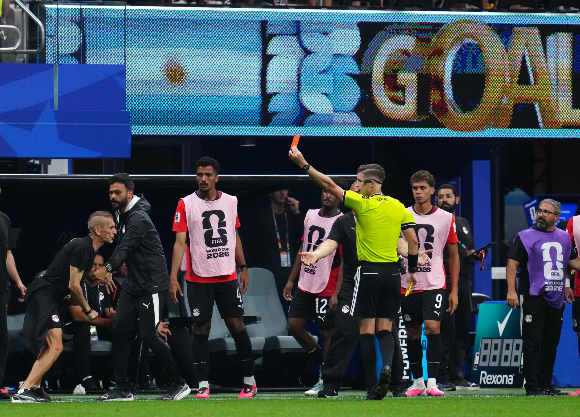 Coupe du monde 2026 : après Argentine-Égypte, l'arbitrage de François Letexier fait des victimes collatérales