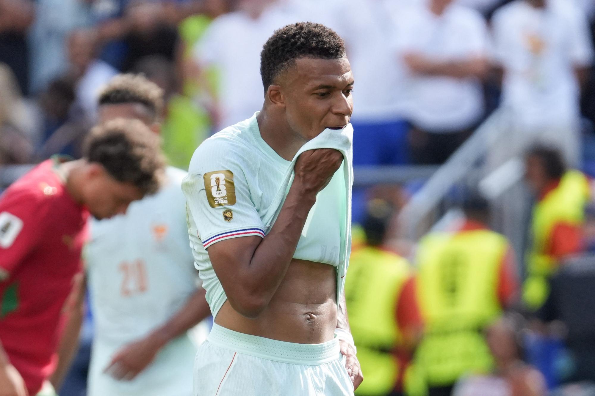 Mondial 2026 : Pourquoi Kylian Mbappé a-t-il dû attendre aussi longtemps avant de frapper son penalty ?
