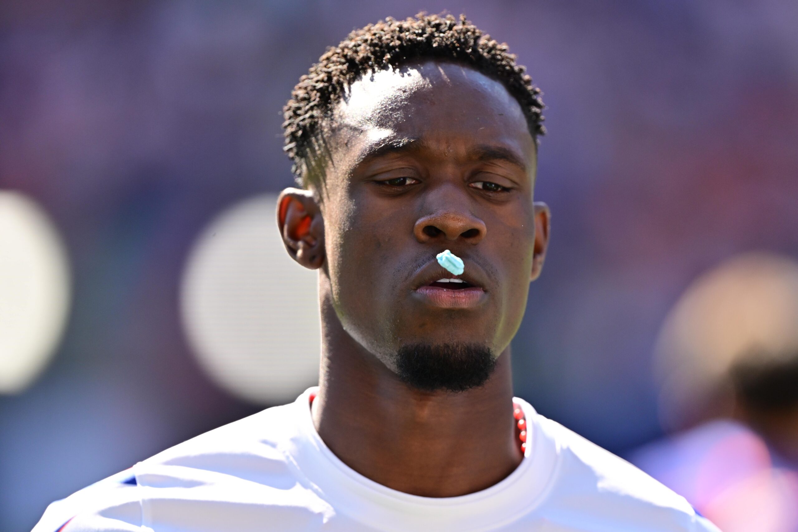 Chewing-gums et football : une affaire qui mâche !