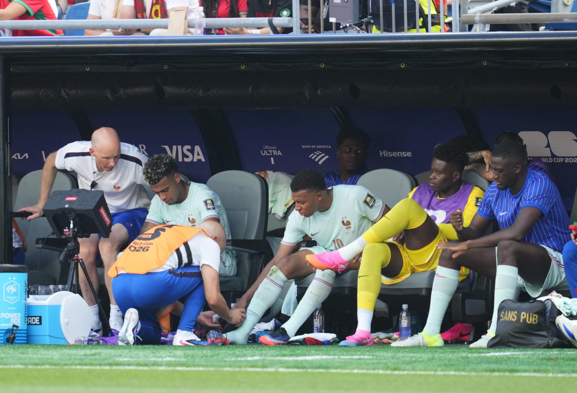Le staff des Bleus n'est pas inquiet pour la cheville de Kylian Mbappé