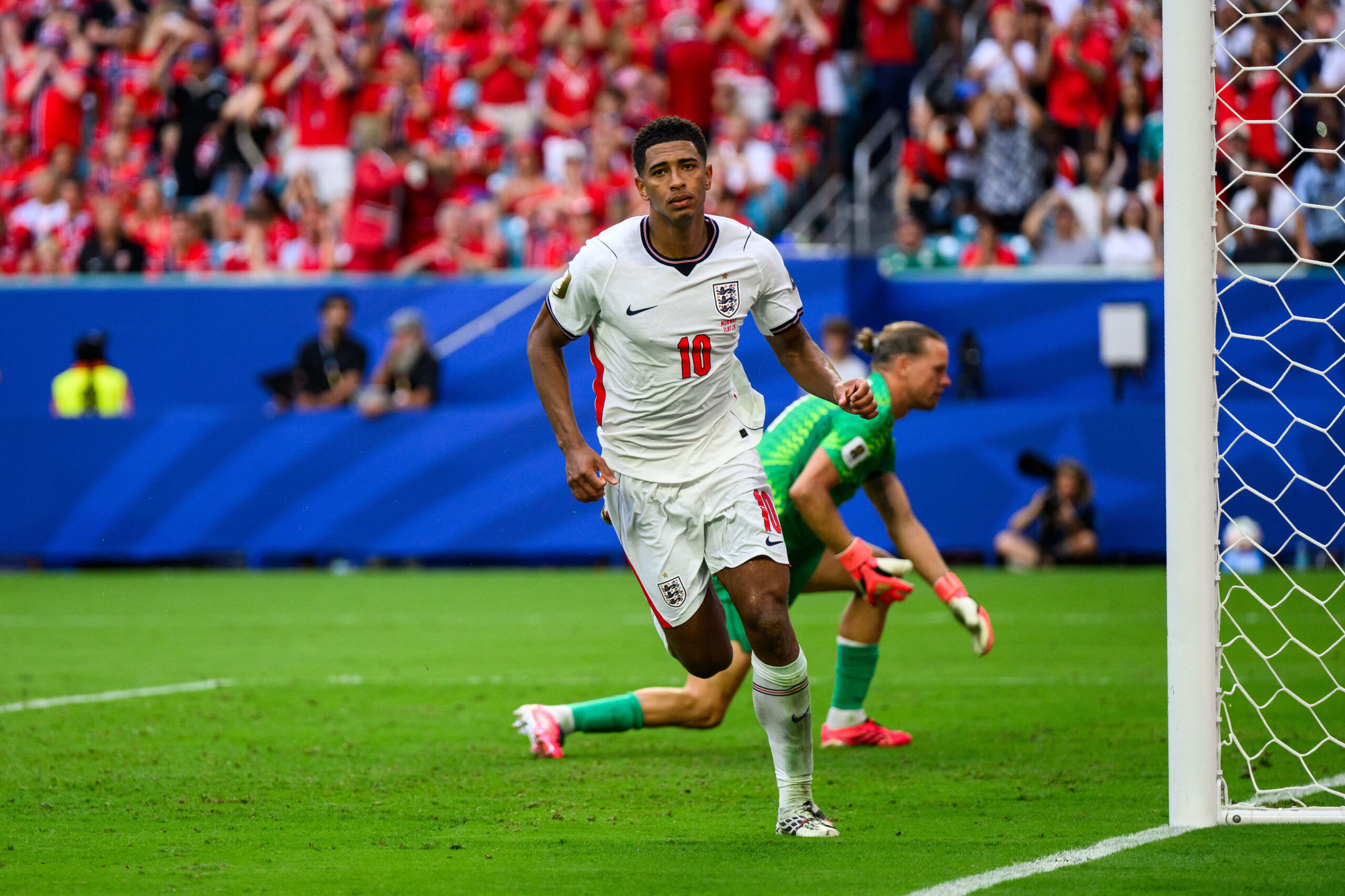 Coupe du monde 2026 : Est-ce qu'un câble de caméra a aidé Jude Bellingham et les Anglais à se qualifier en demie finale de Coupe du monde 2026 ?