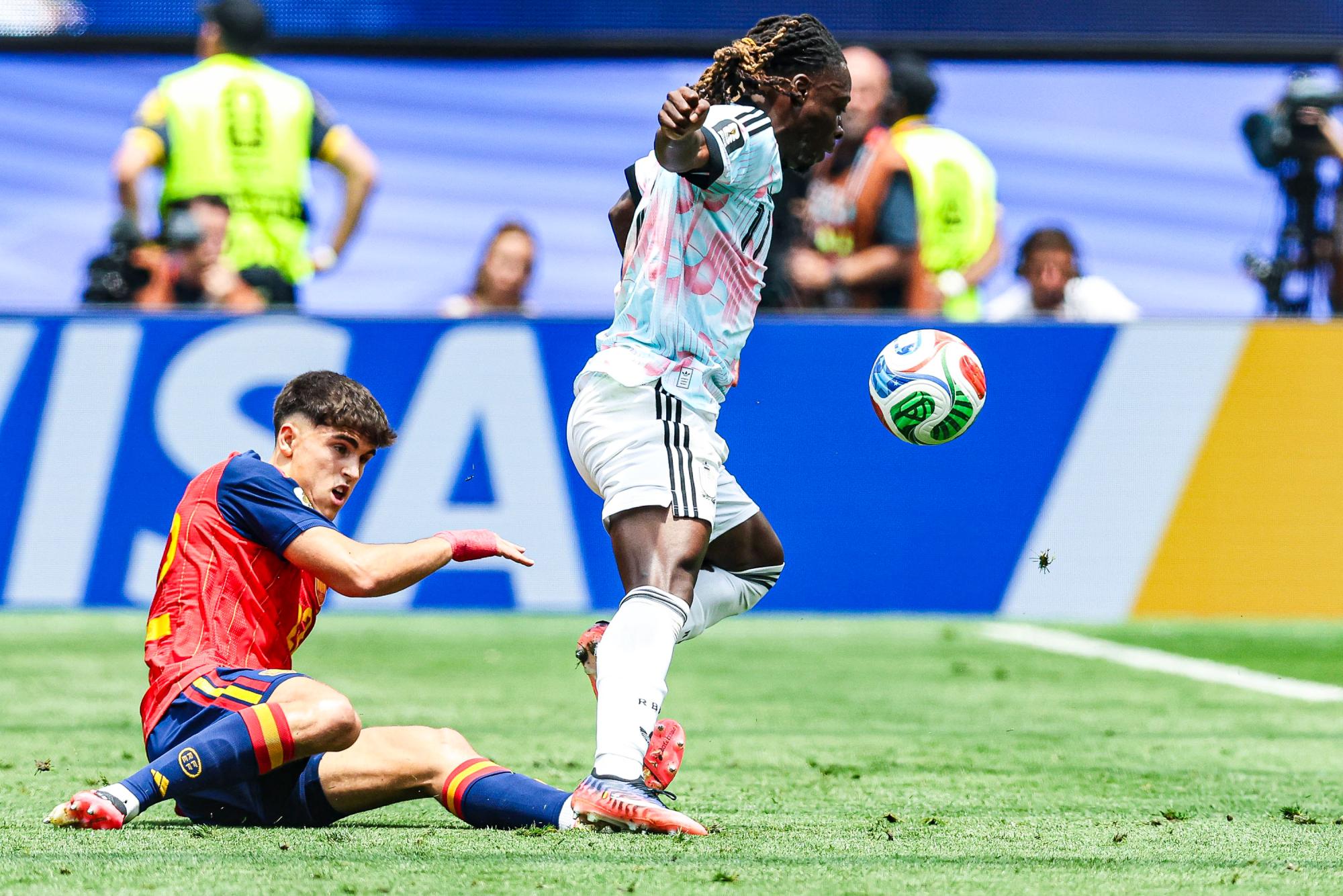 Pau Cubarsí donne son avis sur les Bleus