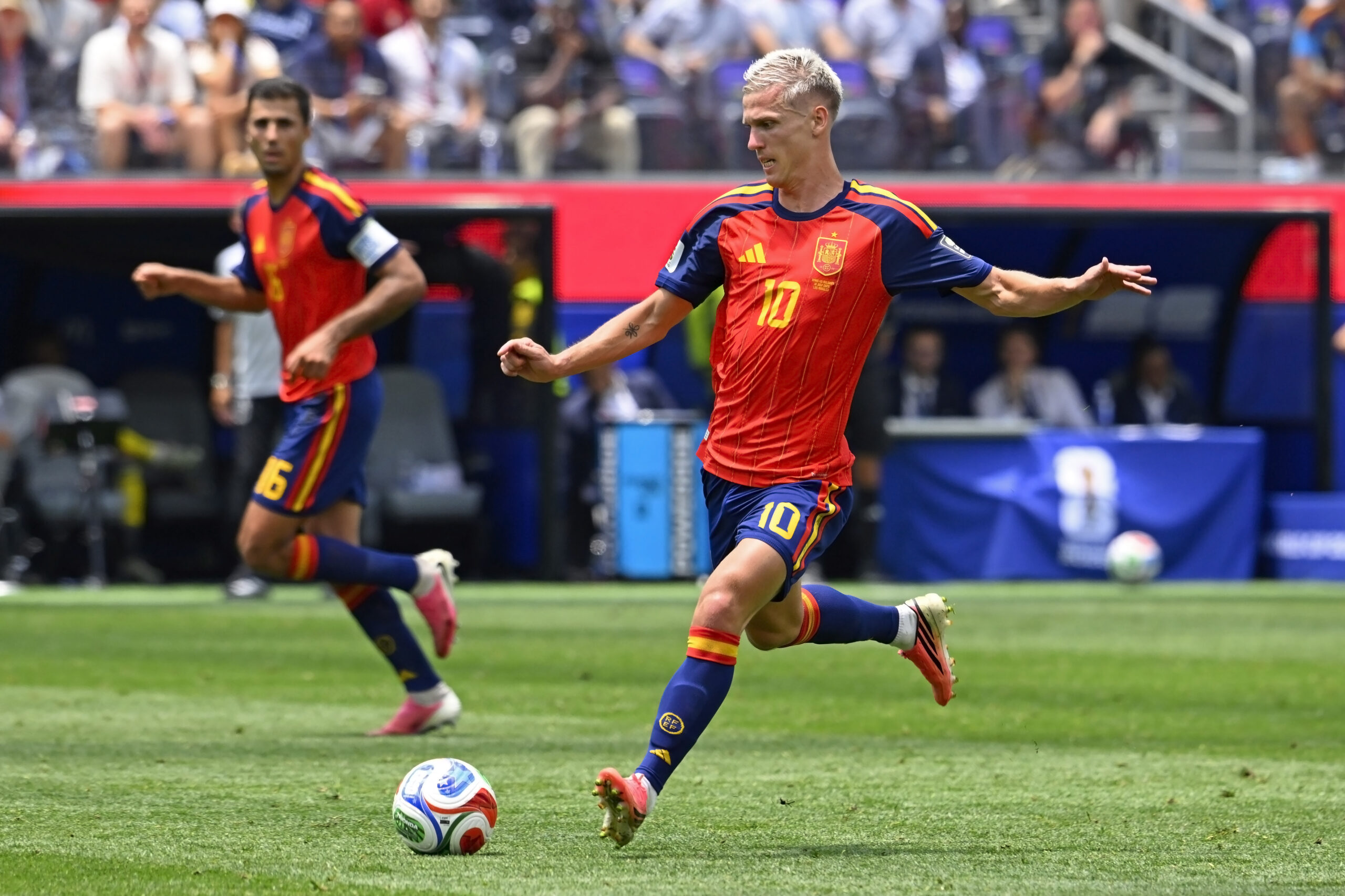 ENTRETIEN - Dani Olmo avant France-Espagne : «/Si tu ne cours pas, tu ne gagnes pas »