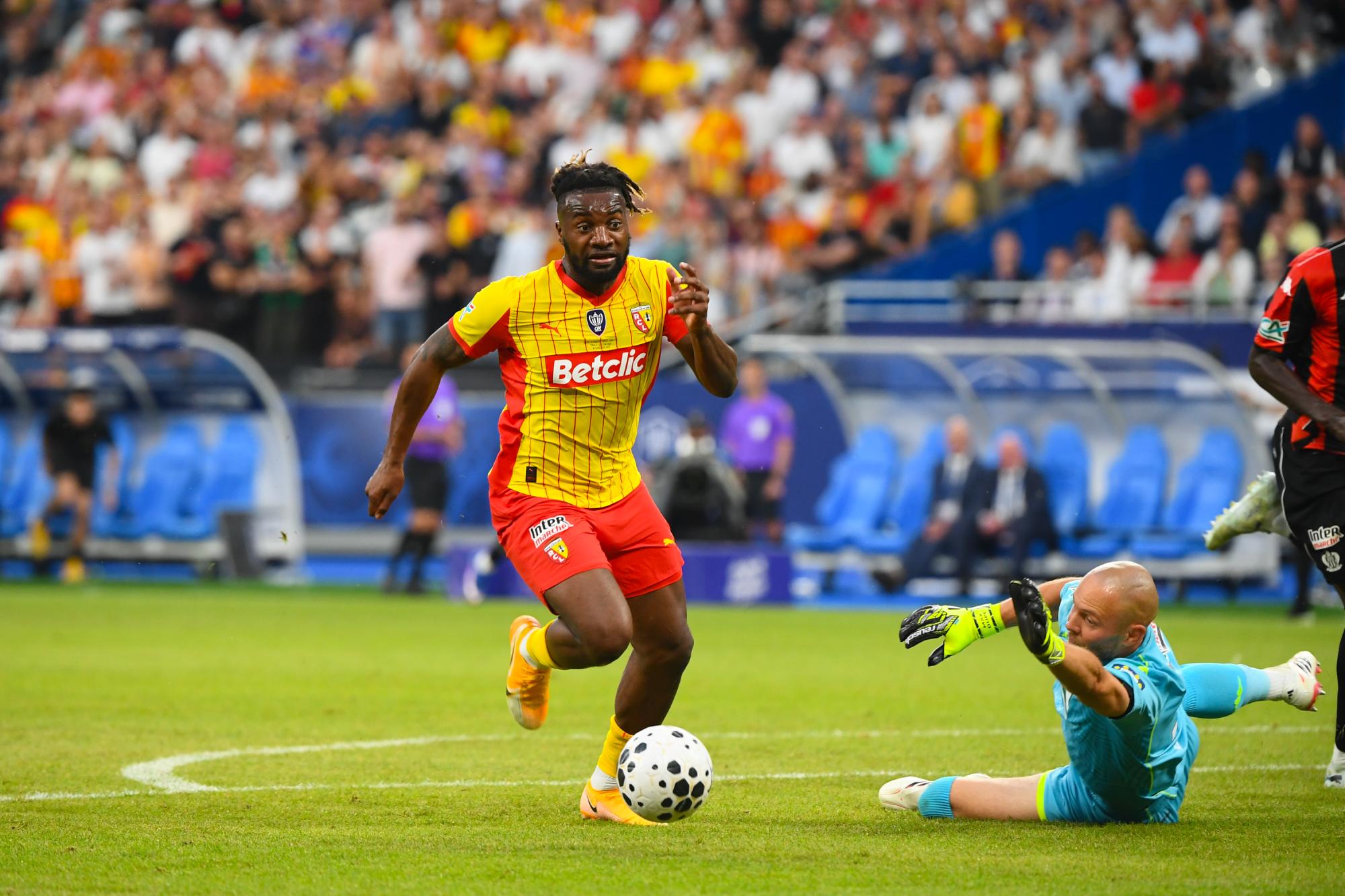 Mercato : Allan Saint-Maximin s'est engagé au Charlotte FC après son passage à Lens