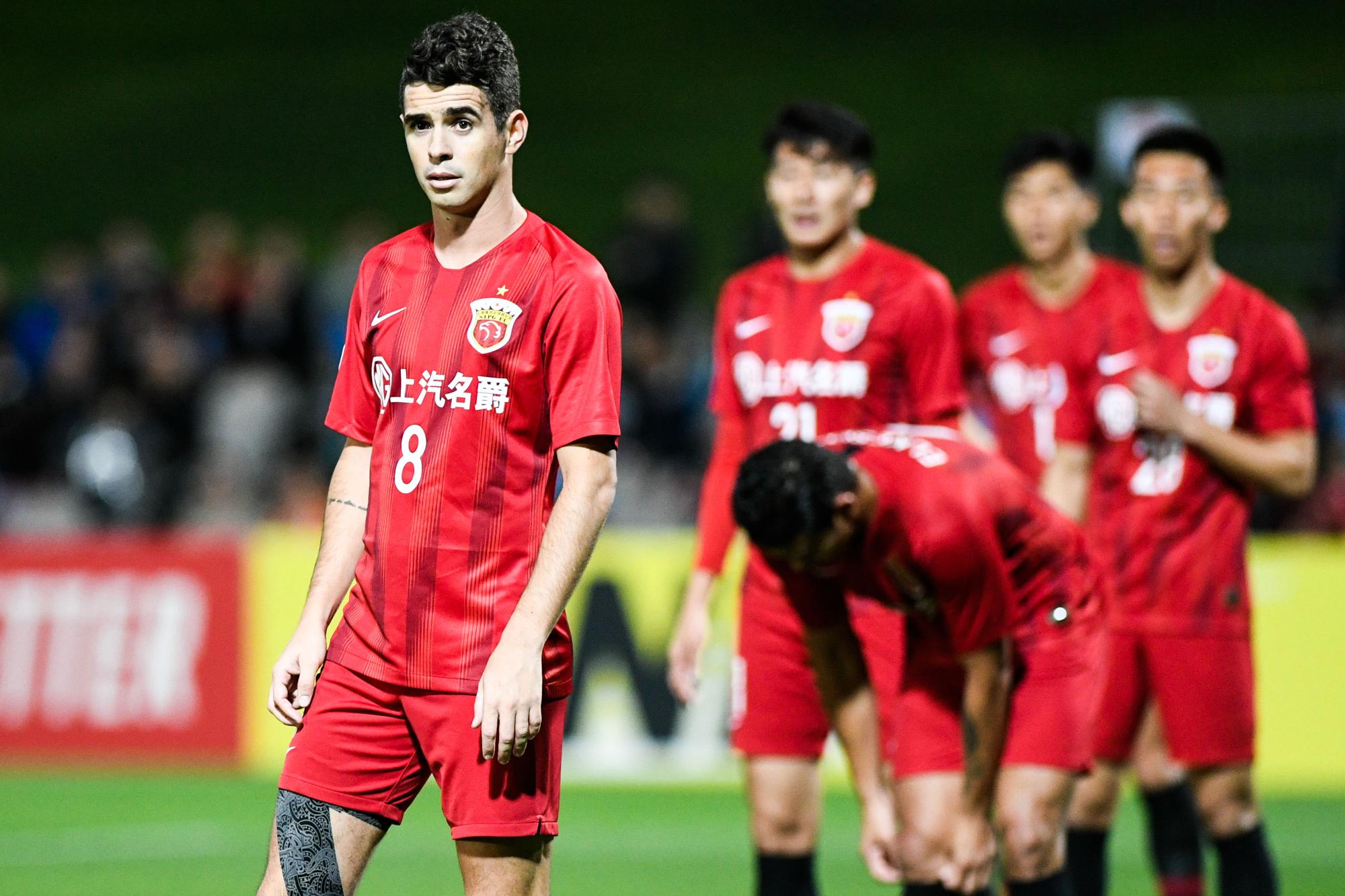 L'ancien international brésilien Oscar révèle n'avoir jamais touché à son salaire versé quand il jouait en Chine